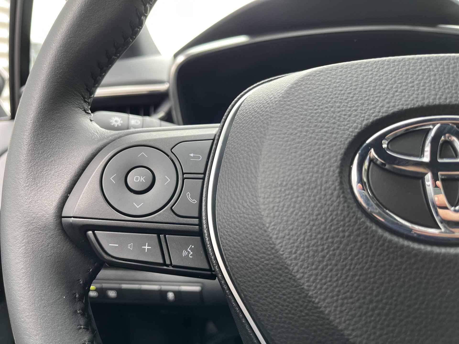 Toyota Corolla Touring Sports 1.8 Hybrid Active | All-in prijs | Navigatiesysteem | AppleCarplay/AndroidAuto | Camera | - 16/34