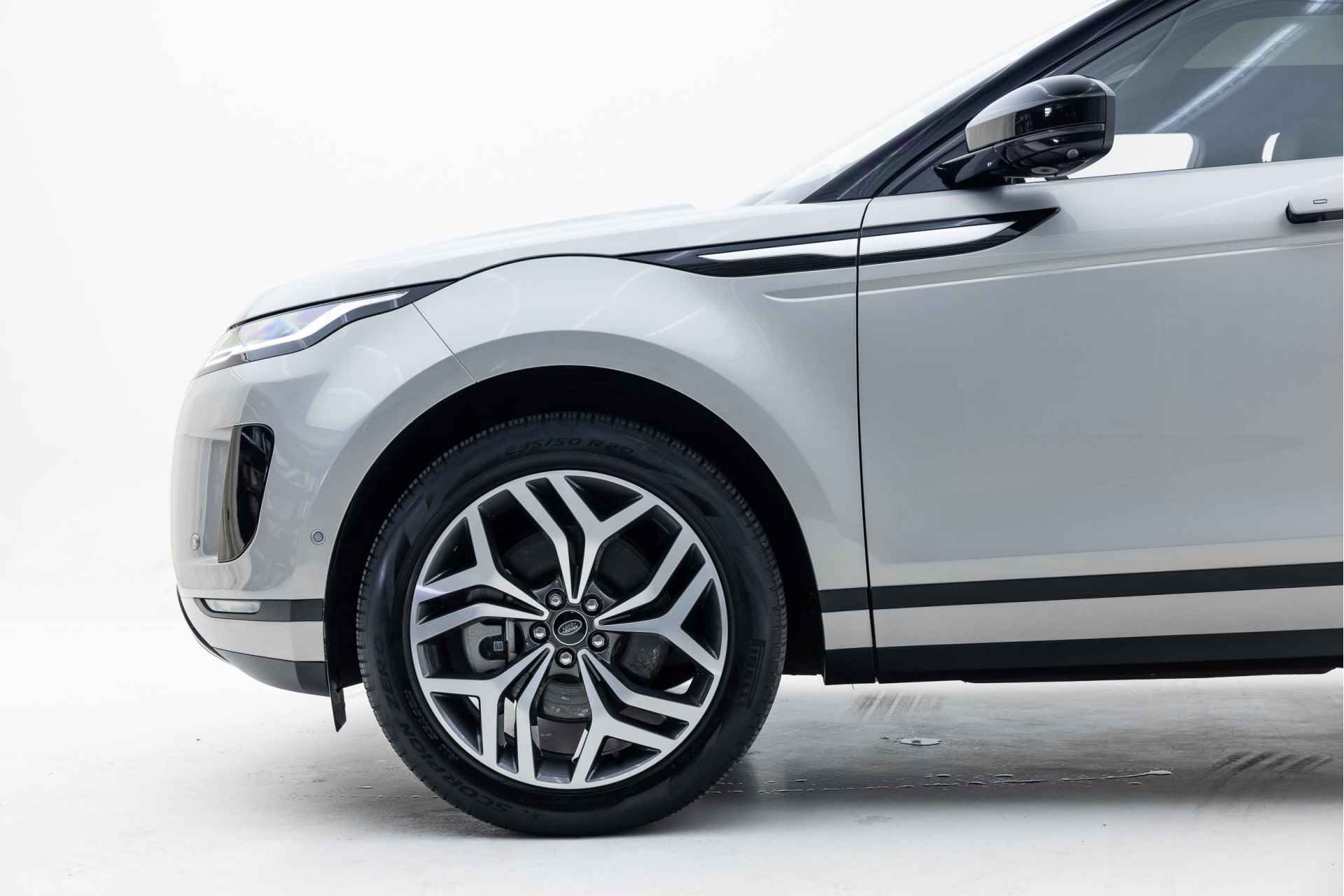 Land Rover Range Rover Evoque P300e Nolita Edition AWD 20 Inch | Afn trekhaak | Glazen dak | Keyless-Go | Meridian | 360gr Camera | Clearsight achteruitkijkspiegel | Verwarmbaar stuurwiel - 29/36