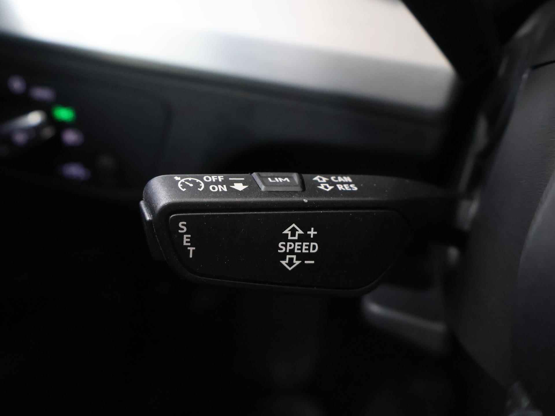 Audi Q5 55 TFSI e Quattro S Line | 367pk | Panoramadak | Matrix LED | Parkeercamera | Sfeerverlichting | Navigatie | Climate Control | Cruise Control | Bluetooth | - 38/54
