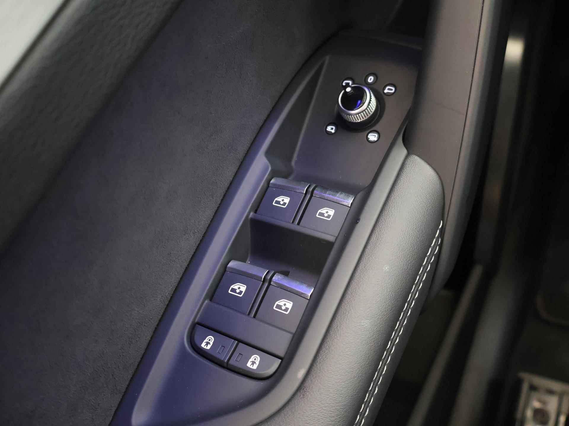Audi Q5 55 TFSI e Quattro S Line | 367pk | Panoramadak | Matrix LED | Parkeercamera | Sfeerverlichting | Navigatie | Climate Control | Cruise Control | Bluetooth | - 41/54