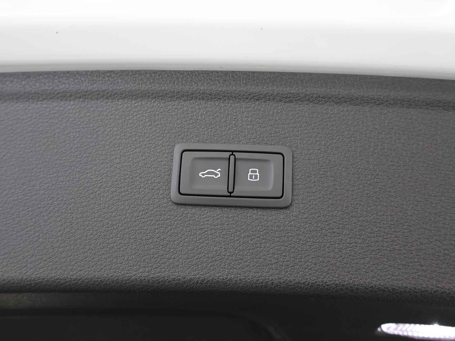 Audi Q5 55 TFSI e Quattro S Line | 367pk | Panoramadak | Matrix LED | Parkeercamera | Sfeerverlichting | Navigatie | Climate Control | Cruise Control | Bluetooth | - 45/54