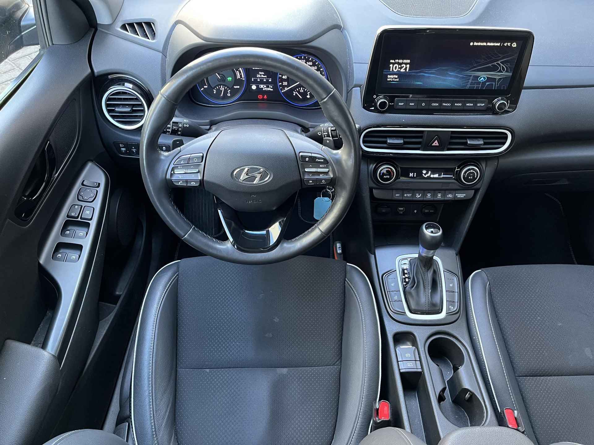 Hyundai Kona 1.6 GDI HEV Fashion | Hybride aandrijving | Navigatie met touchscreen | 18'' Bi-color lmv | Camera | Stoel & stuurverwarming | - 11/50