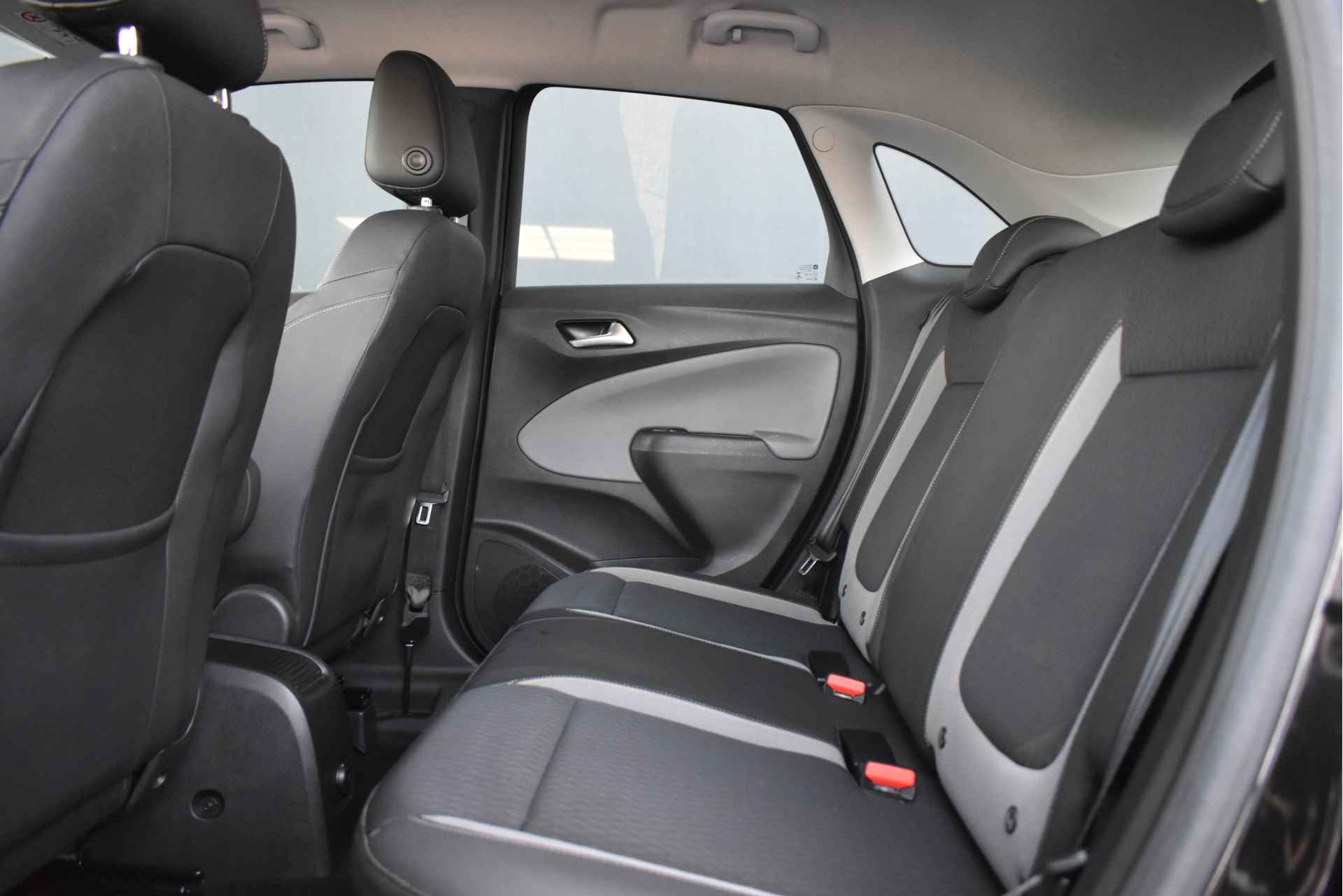 Opel Crossland X 1.2 Turbo Innovation 110pk | Navigatie | AGR Comfortstoelen | Dealeronderhouden | Climate Control | Parkeersensoren | 16" LMV !! - 11/39