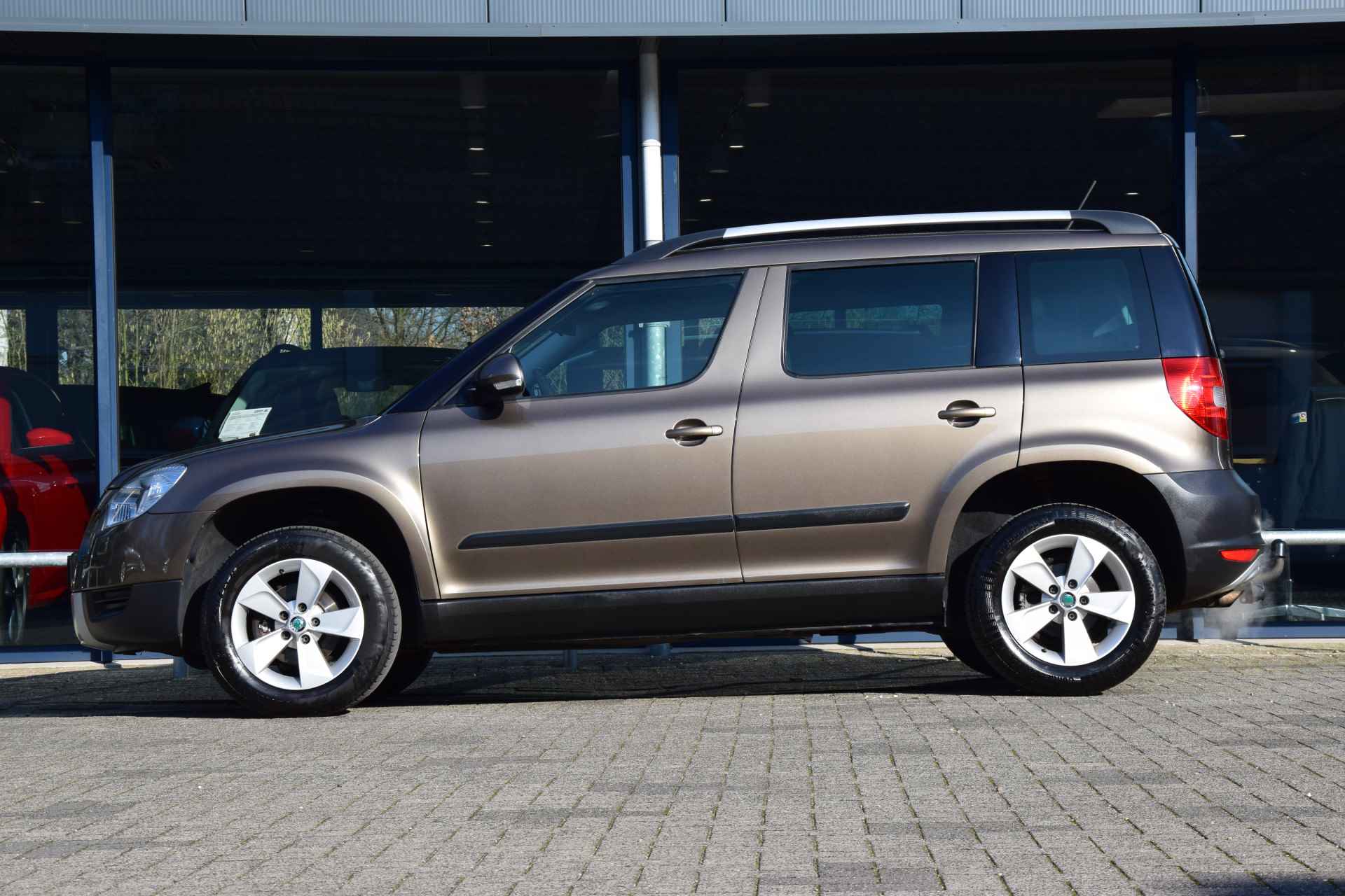 Škoda Yeti 1.2 TSI Comfort DSG Automaat | Org. NL | BOVAG Garantie | Trekhaak | Cruise Control | Airconditioning | 16'' Velgen | Parkeersensoren Achter | - 4/34