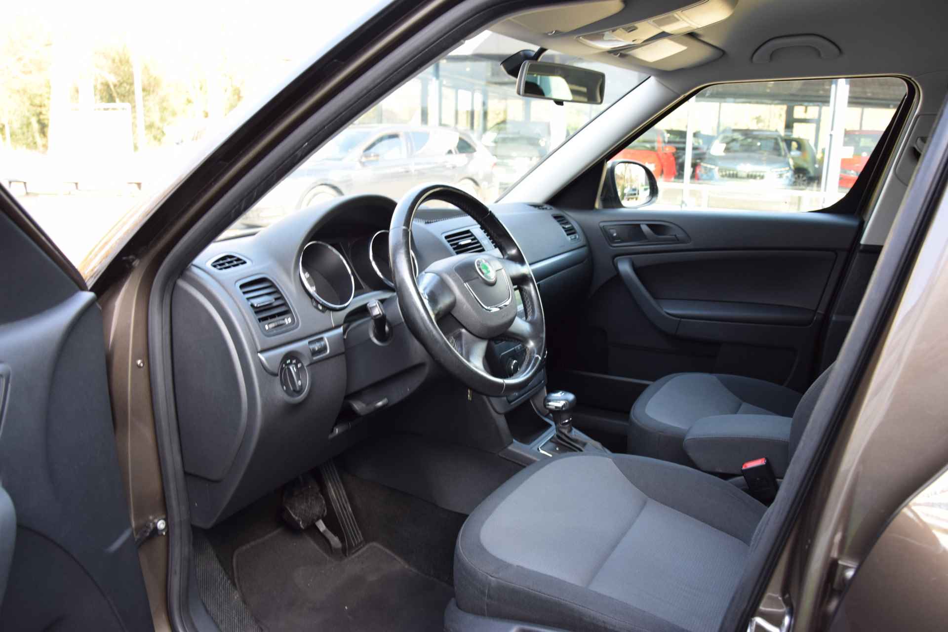 Škoda Yeti 1.2 TSI Comfort DSG Automaat | Org. NL | BOVAG Garantie | Trekhaak | Cruise Control | Airconditioning | 16'' Velgen | Parkeersensoren Achter | - 9/34