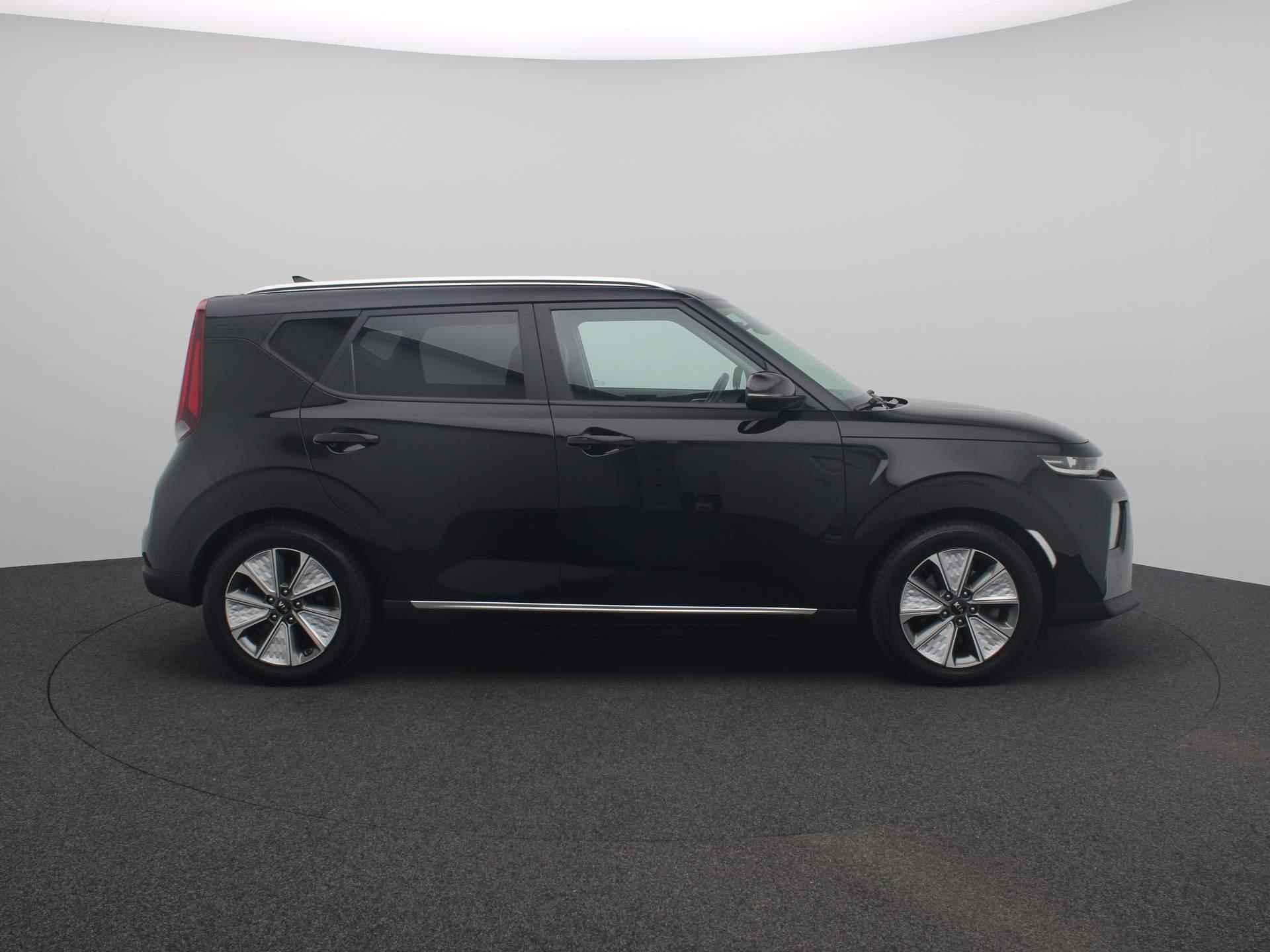 Kia e-Soul ExecutiveLine 64 kWh Automaat | SEPP | Airco | cruise control adaptief met Stop&Go en stuurhulp | Navigatie | Achteruitrijcamera | Leren bekleding | - 7/50