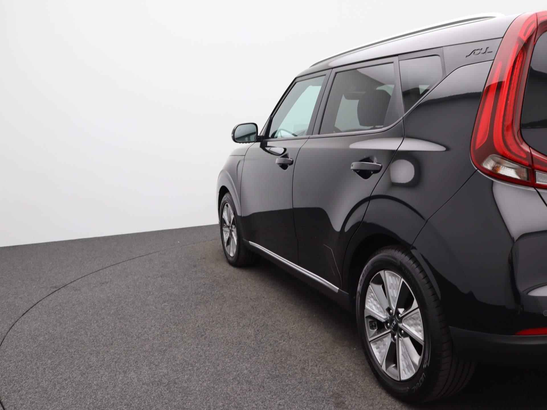 Kia e-Soul ExecutiveLine 64 kWh Automaat | SEPP | Airco | cruise control adaptief met Stop&Go en stuurhulp | Navigatie | Achteruitrijcamera | Leren bekleding | - 37/50