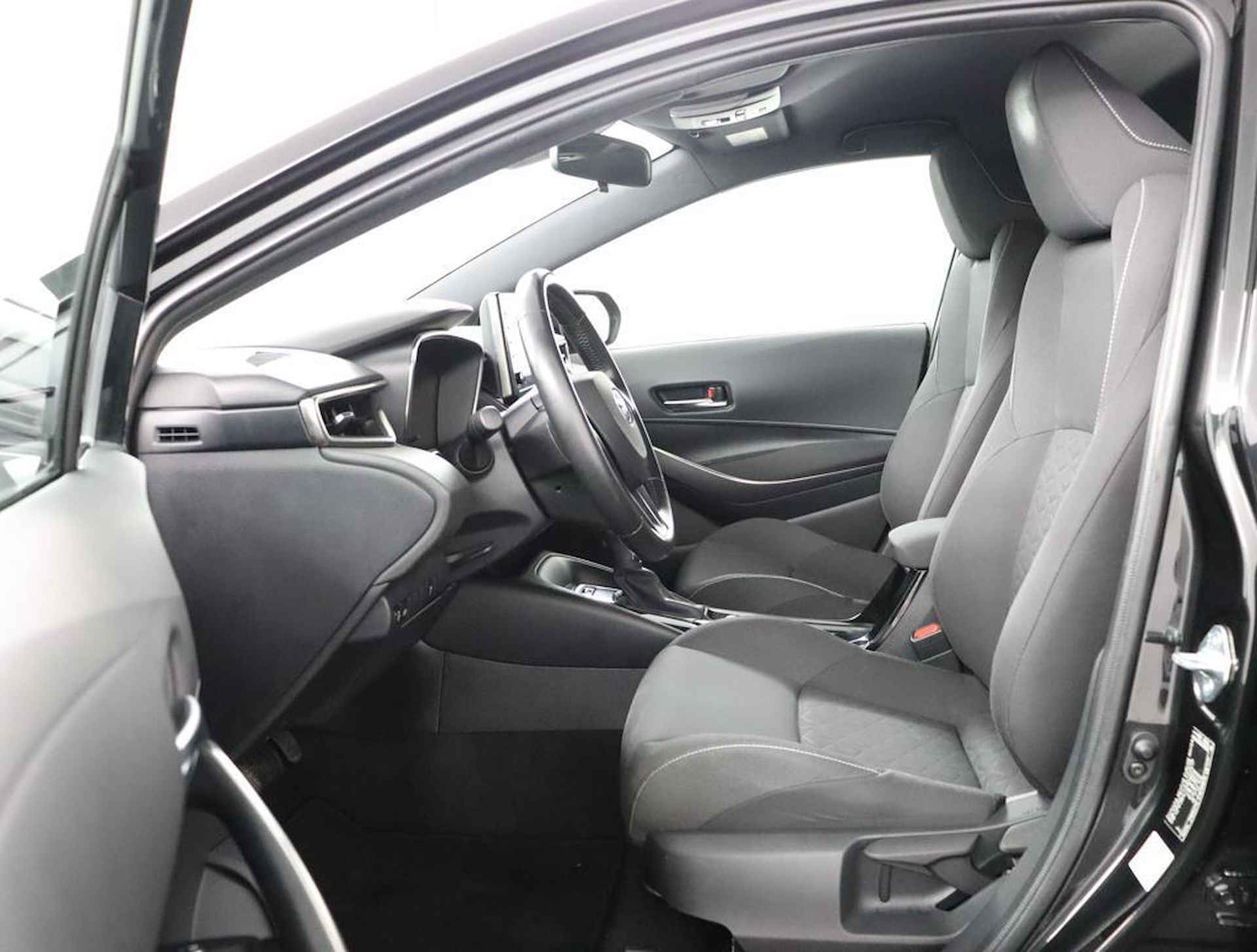 Toyota Corolla Touring Sports 1.8 Hybrid Active | Navigatie | Climate Control | 10 Jaar Garantie! | - 17/49
