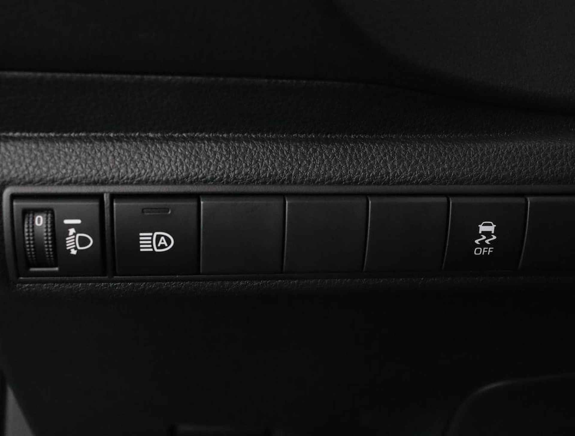 Toyota Corolla Touring Sports 1.8 Hybrid Active | Navigatie | Climate Control | 10 Jaar Garantie! | - 29/49