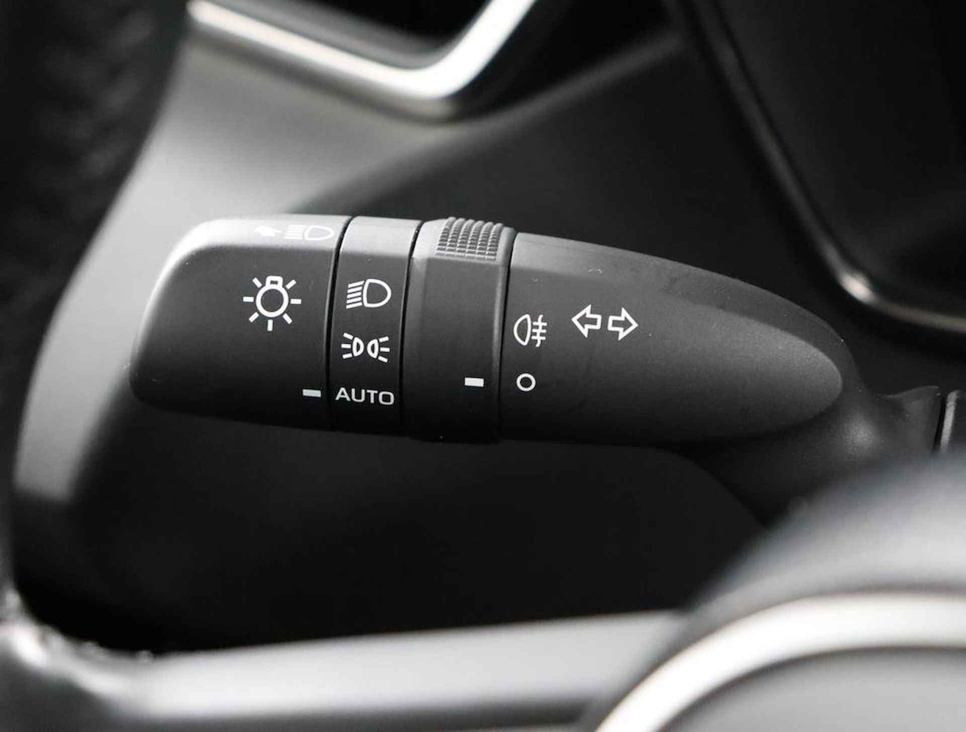 Toyota Corolla Touring Sports 1.8 Hybrid Active | Navigatie | Climate Control | 10 Jaar Garantie! | - 30/49