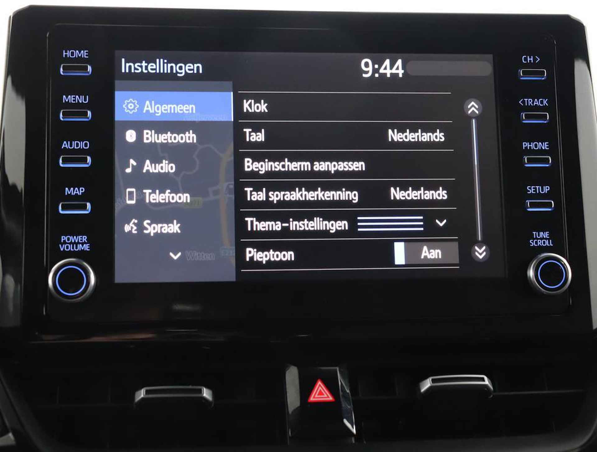 Toyota Corolla Touring Sports 1.8 Hybrid Active | Navigatie | Climate Control | 10 Jaar Garantie! | - 45/49