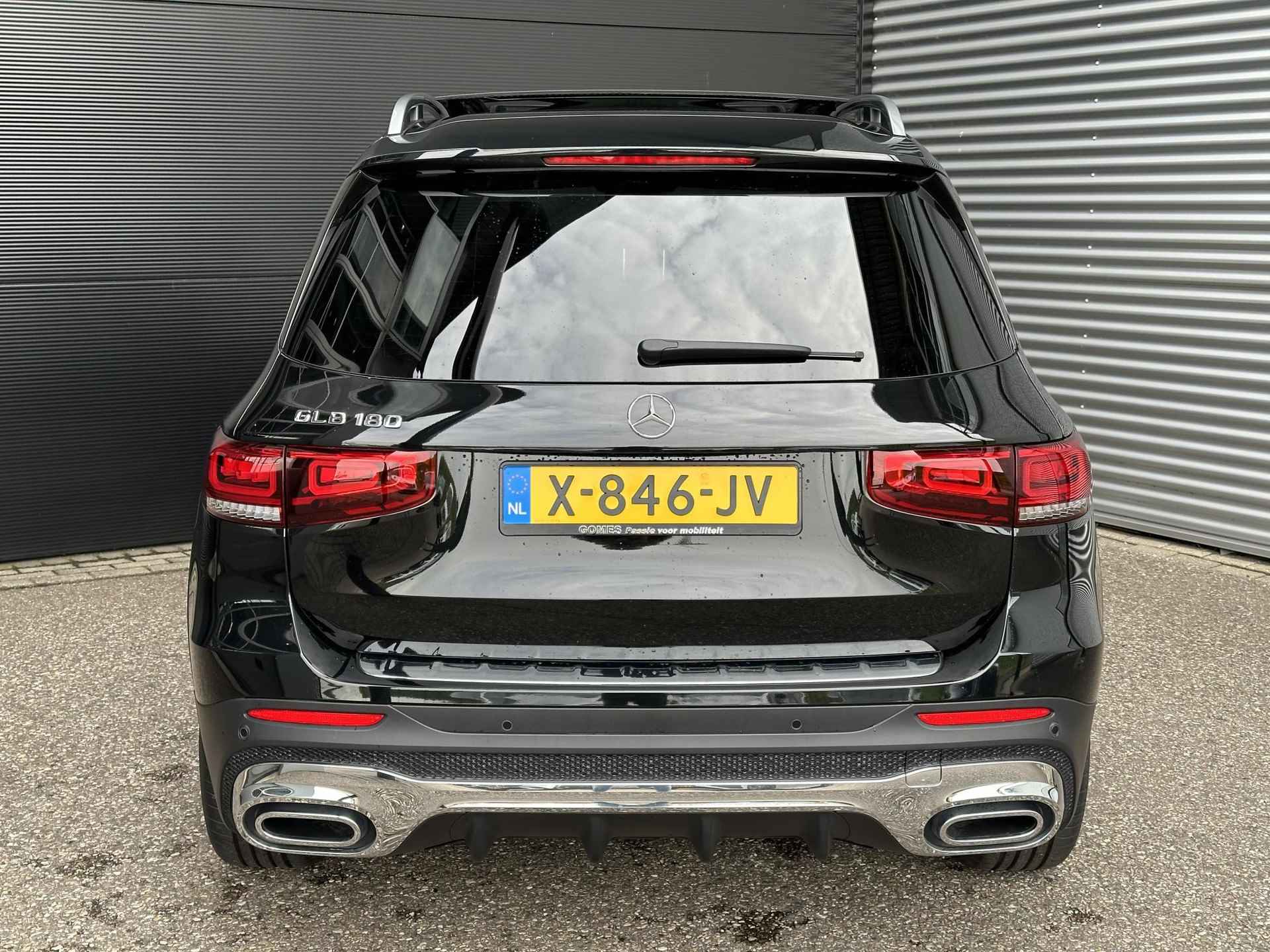 Mercedes-Benz GLB 180 AMG Line | Panoramadak | Multispaaks AMG Velgen | MULTIBEAM LED Koplampen | Verschuifbare Achterstoelen | Sierdelen Lindehout Zwart | Alarm | Sfeerverlichting | Stoelverwarming | Achteruitrijcamera | Showmodel SALE - 4/12