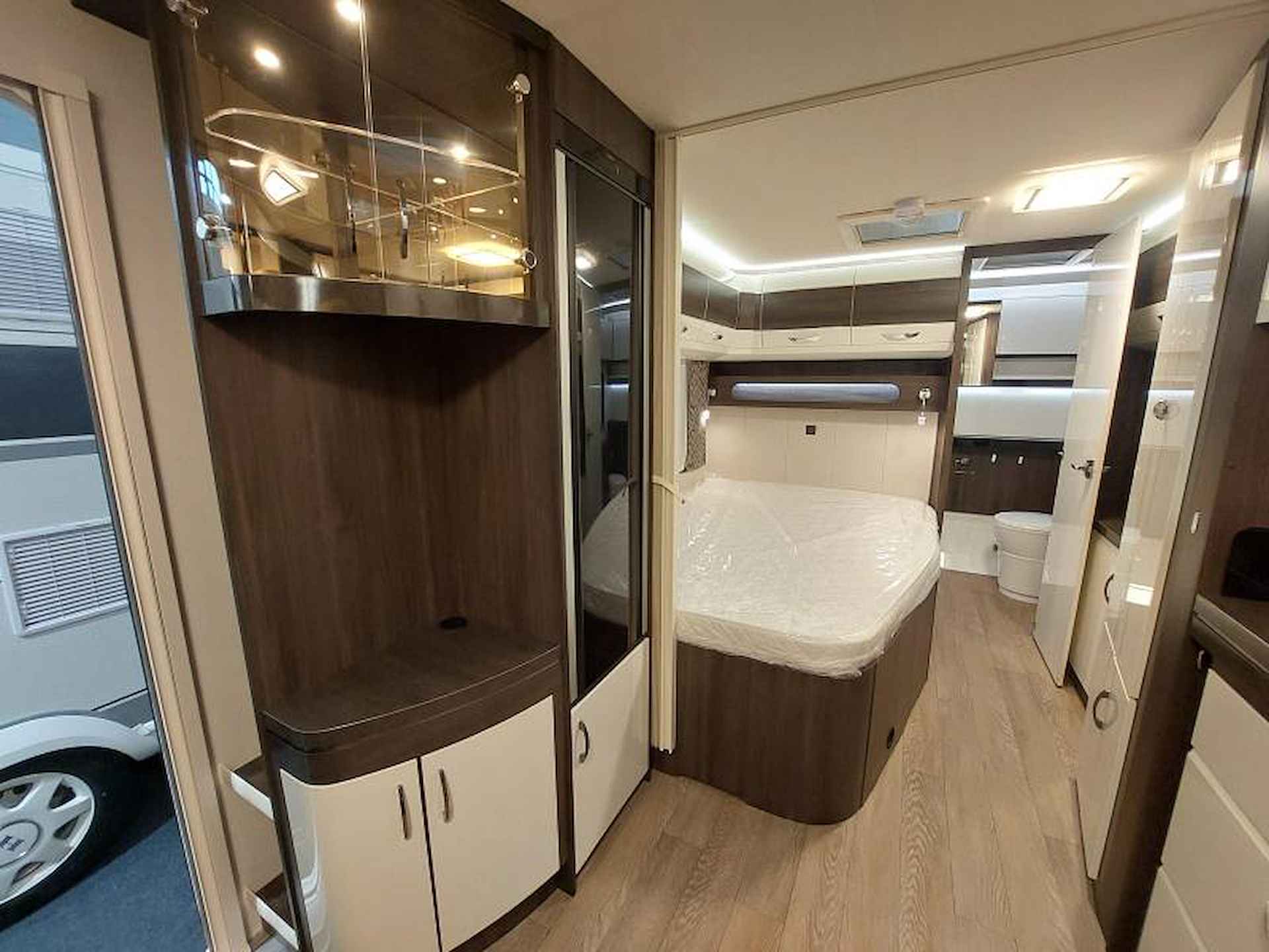 Hobby Prestige 560 WFU 2025 Fransbed/Badkamer - 13/20