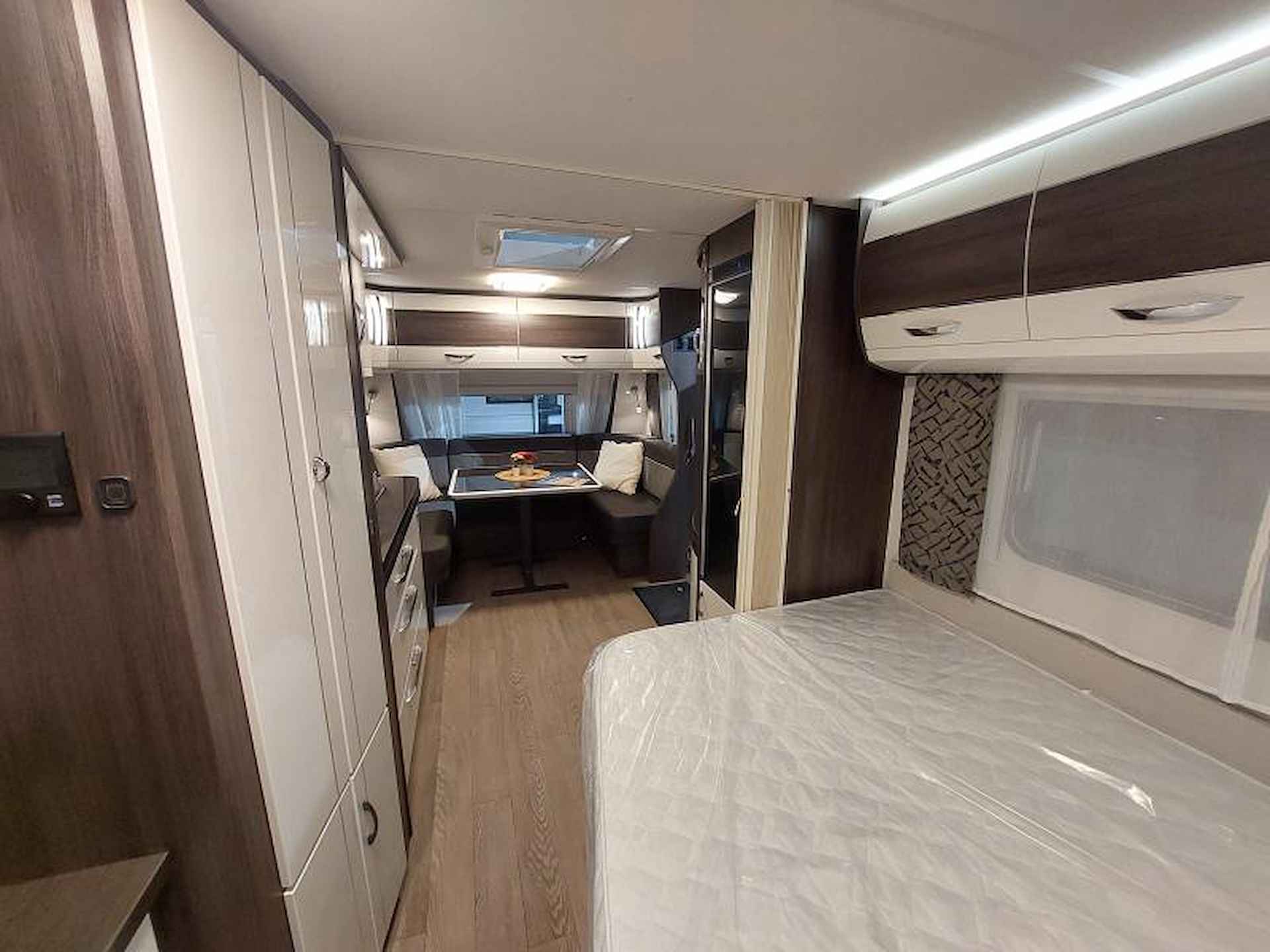 Hobby Prestige 560 WFU 2025 Fransbed/Badkamer - 20/20