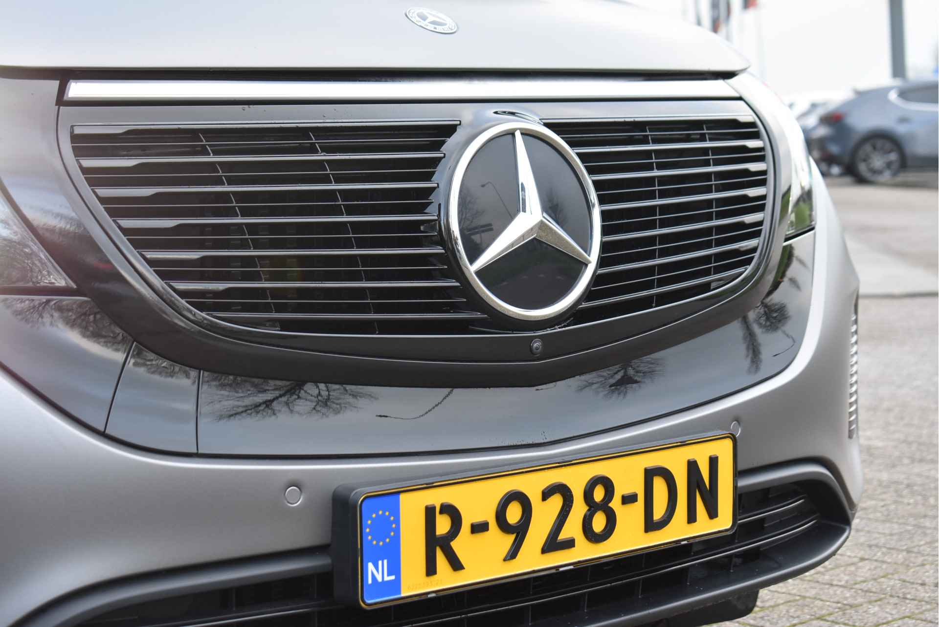 Mercedes-Benz EQC 400 4MATIC Premium Plus 80 kWh, Leder, Schuif-Kanteldak, Burmester, 360 Camera - 19/53