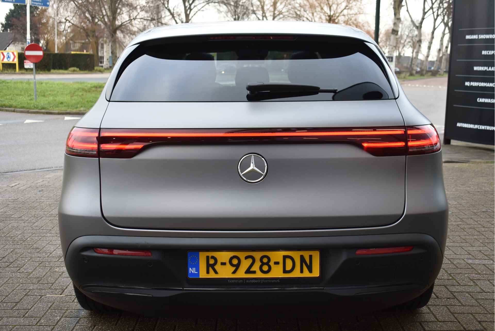 Mercedes-Benz EQC 400 4MATIC Premium Plus 80 kWh, Leder, Schuif-Kanteldak, Burmester, 360 Camera - 22/53