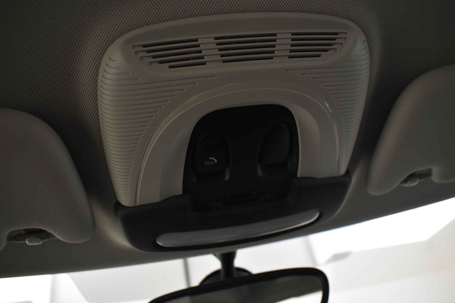MINI Hatchback Cooper Automaat / LED / Comfort Access / Comfortstoelen / PDC achter / Stoelverwarming / Navigatie - 15/36