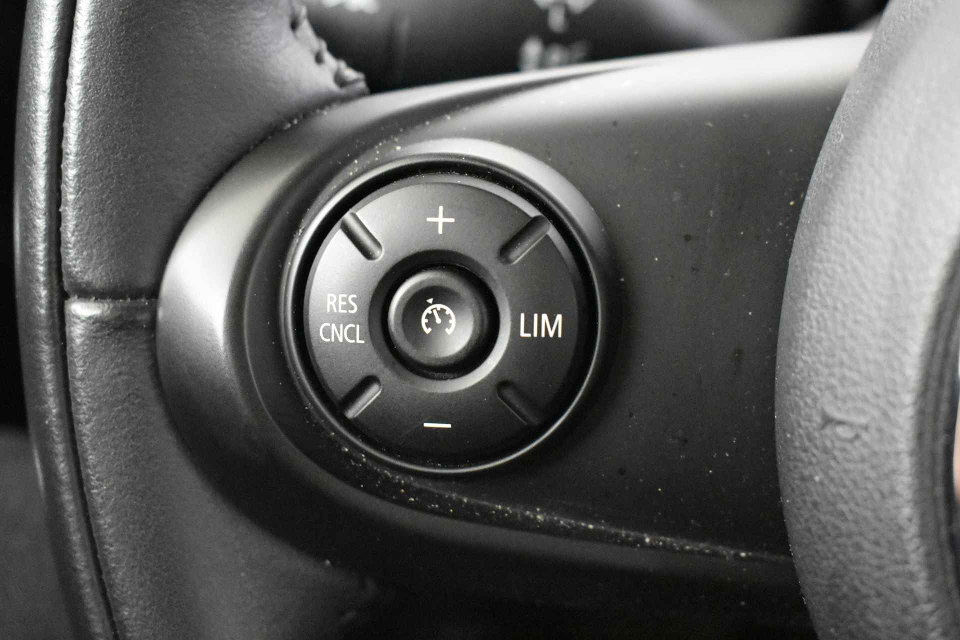 MINI Hatchback Cooper Automaat / LED / Comfort Access / Comfortstoelen / PDC achter / Stoelverwarming / Navigatie - 21/36