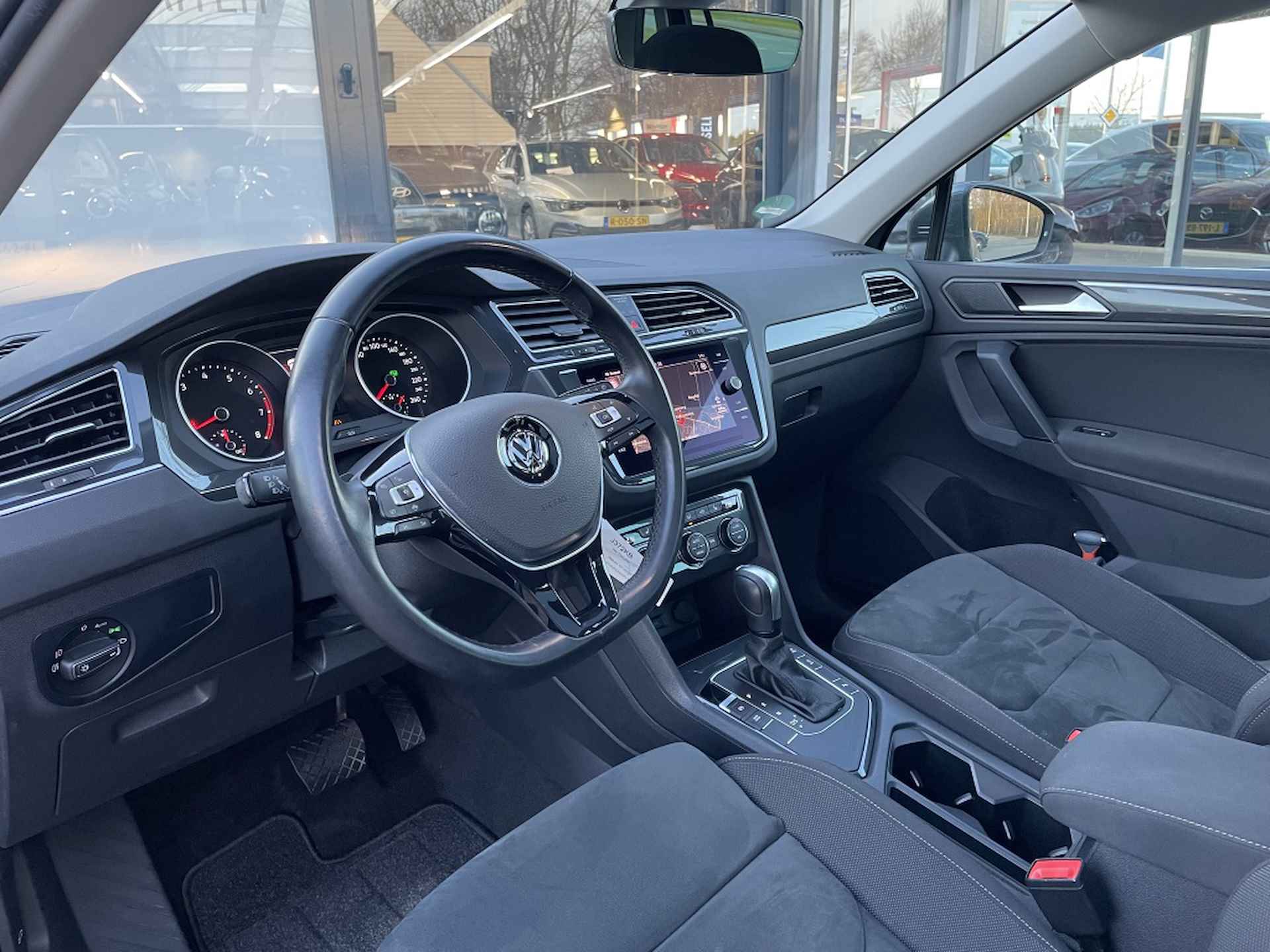 Volkswagen Tiguan 1.5 TSI ACT CL Bns | Pano | Carplay | Massagestoel | Advance Pac - 5/28