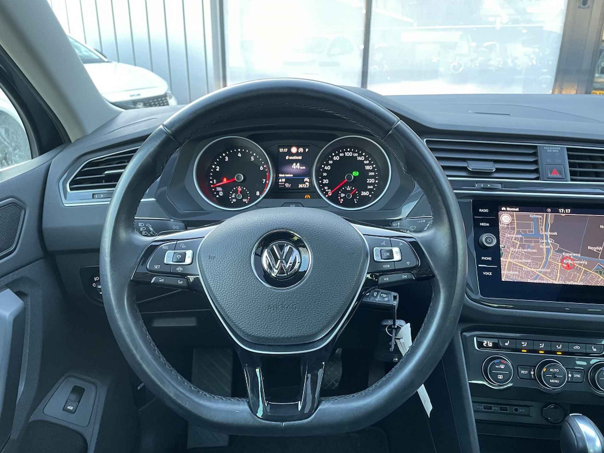 Volkswagen Tiguan 1.5 TSI ACT CL Bns | Pano | Carplay | Massagestoel | Advance Pac - 13/28