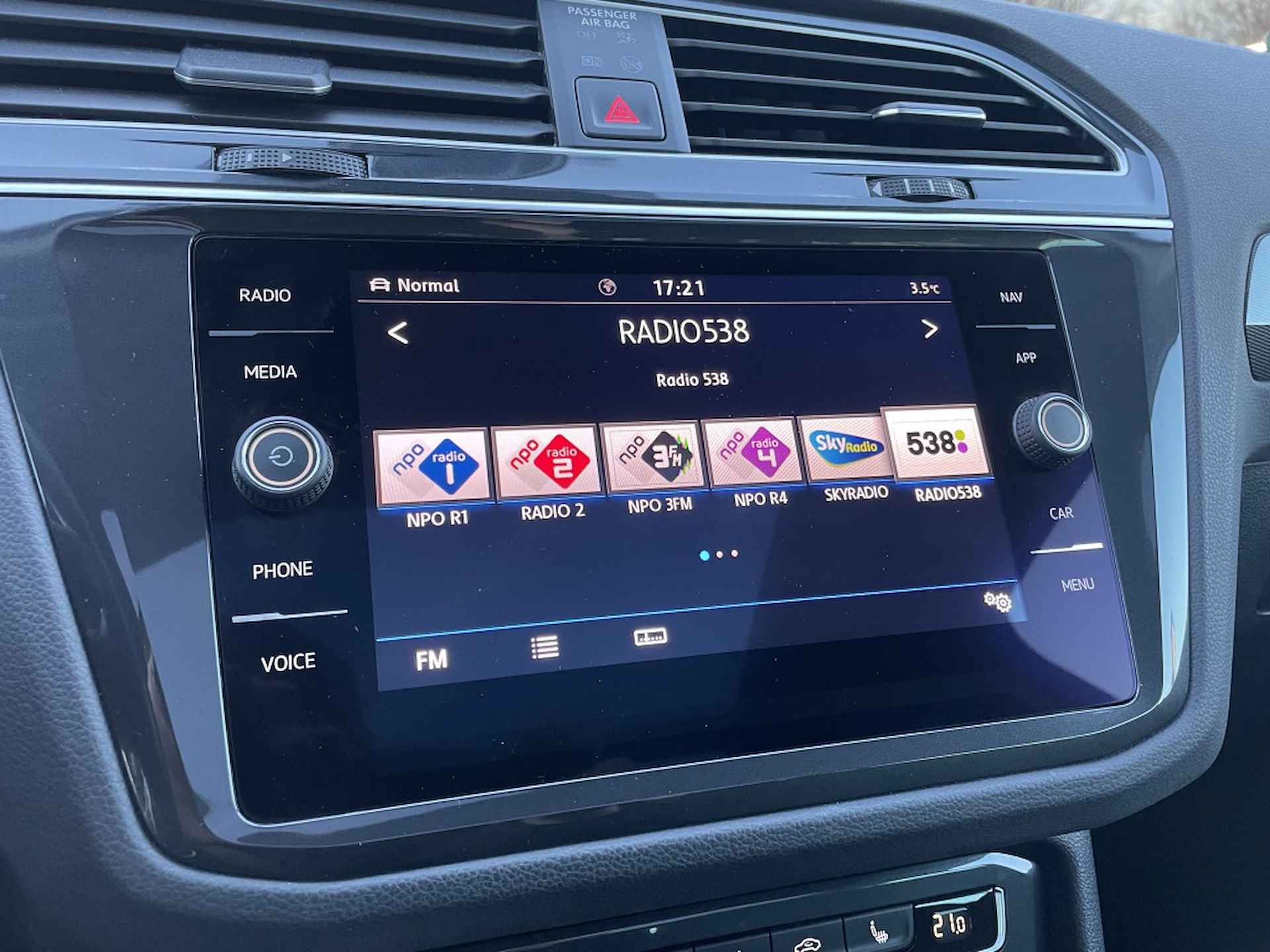 Volkswagen Tiguan 1.5 TSI ACT CL Bns | Pano | Carplay | Massagestoel | Advance Pac - 23/28