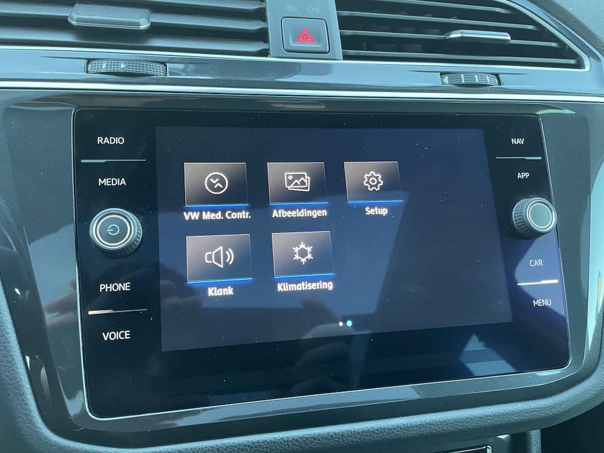 Volkswagen Tiguan 1.5 TSI ACT CL Bns | Pano | Carplay | Massagestoel | Advance Pac - 27/28