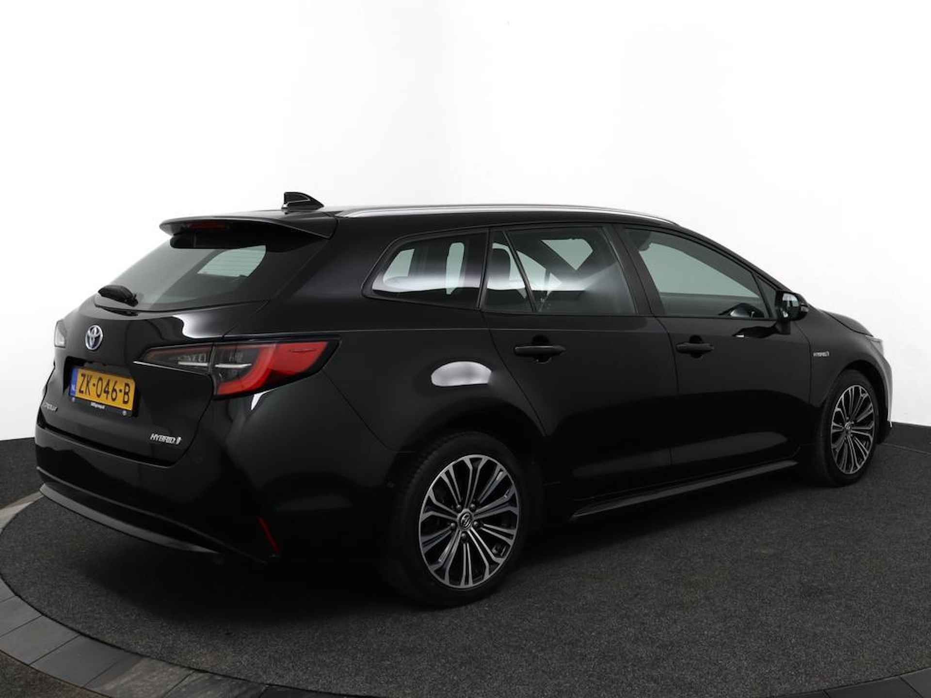 Toyota Corolla Touring Sports 1.8 Hybrid Business Intro | Adaptive Cruise Control | Apple Carplay | Android Auto | Parkeersensoren | Achteruitrijcamera | Navigatie | Head-up Display | - 2/50