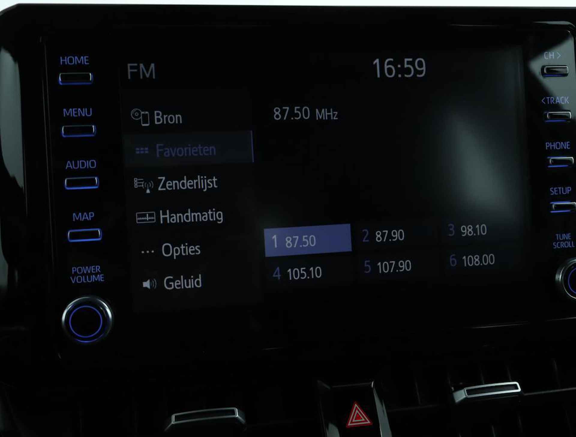 Toyota Corolla Touring Sports 1.8 Hybrid Business Intro | Adaptive Cruise Control | Apple Carplay | Android Auto | Parkeersensoren | Achteruitrijcamera | Navigatie | Head-up Display | - 47/50