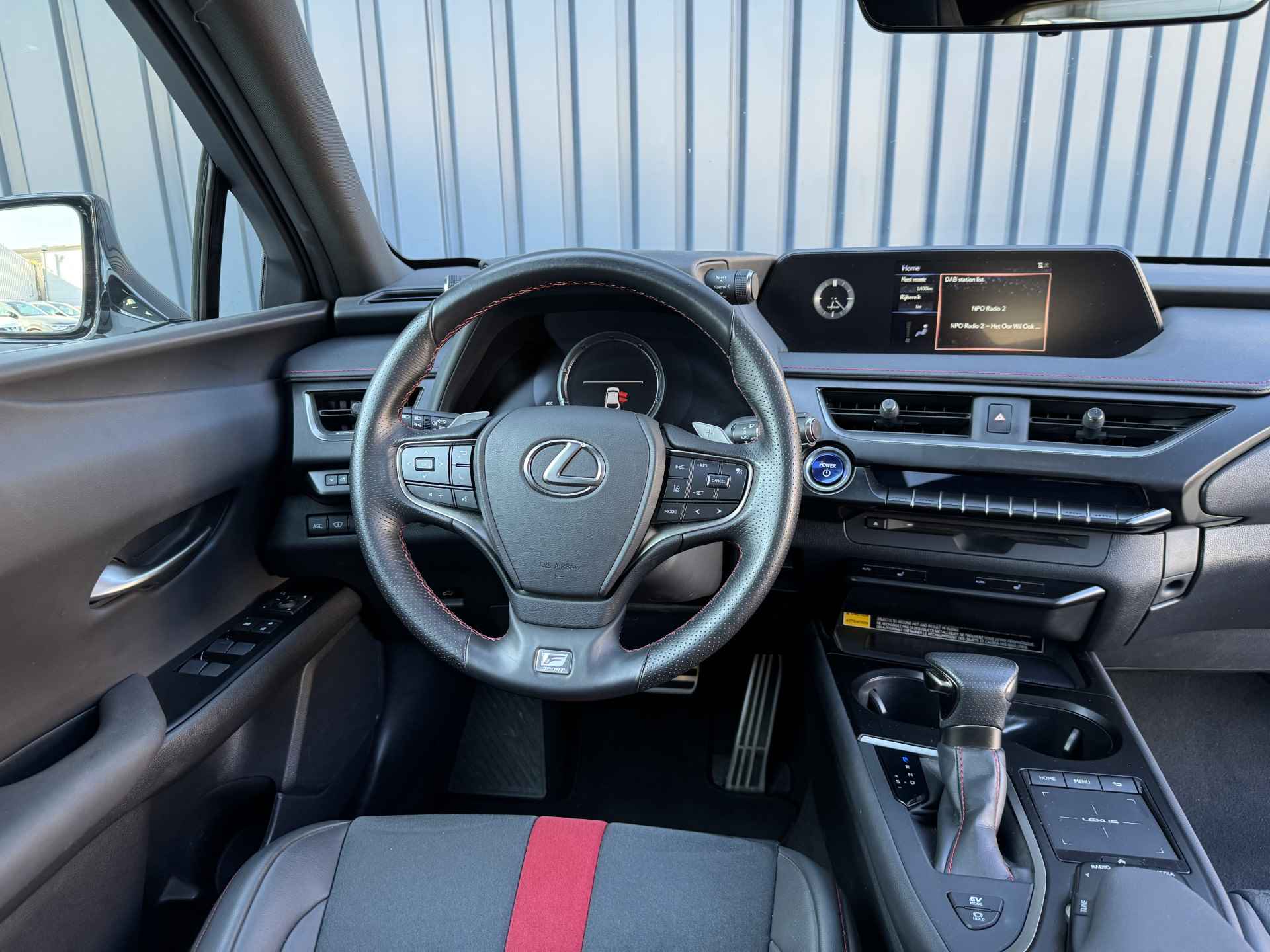 Lexus UX 250h F Sport | Schuif-/kantel dak | Afnm. Trekhaak | Head-up | BSM | Rijklaar!! - 17/43