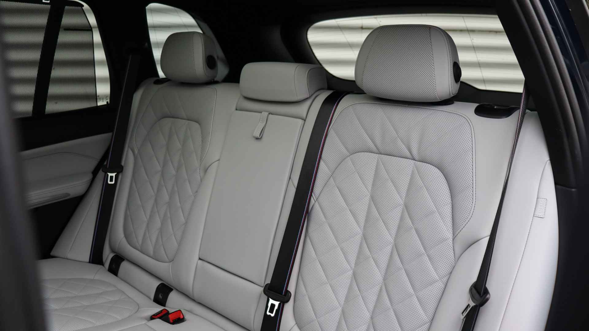 BMW X5 xDrive50e M-Sport Pro | Massage | Sky Lounge | Harman/Kardon | Soft-Close | Head-up | Trekhaak | Stoelventilatie - 34/40