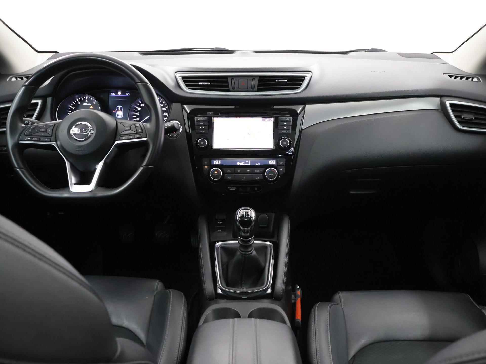 Nissan Qashqai 1.3 DIG-T Tekna | Panoramadak | Navigatie | Bluetooth | Parkeercamera 360° | Stoelverwarming | - 9/40