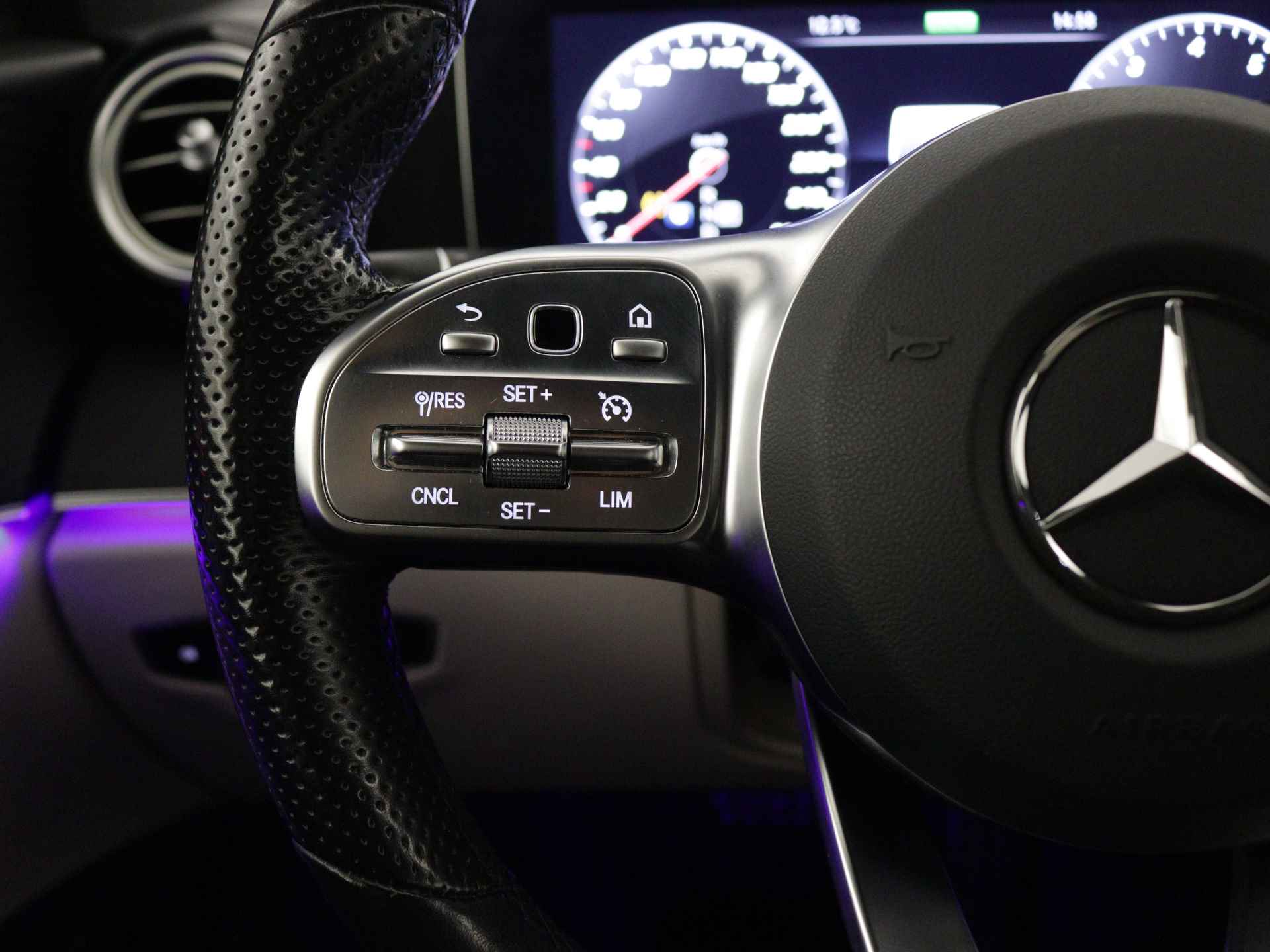 Mercedes-Benz E-Klasse 300 Advantage AMG Limited | 360° camera | Widescreen | Elektrische Stoelen | Trekhaak | Leder | Inclusief 24 maanden MB Certified garantie voor Europa. - 19/39