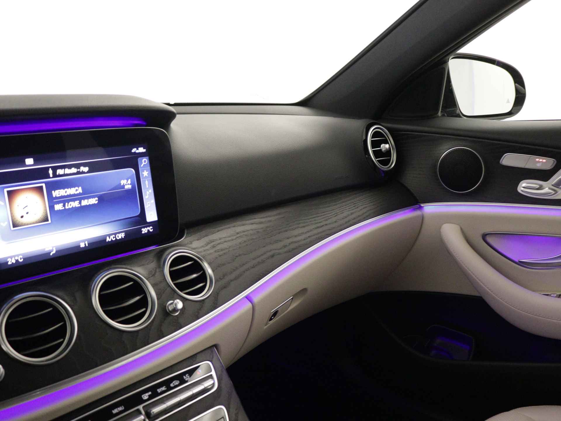 Mercedes-Benz E-Klasse 300 Advantage AMG Limited | 360° camera | Widescreen | Elektrische Stoelen | Trekhaak | Leder | Inclusief 24 maanden MB Certified garantie voor Europa. - 21/39