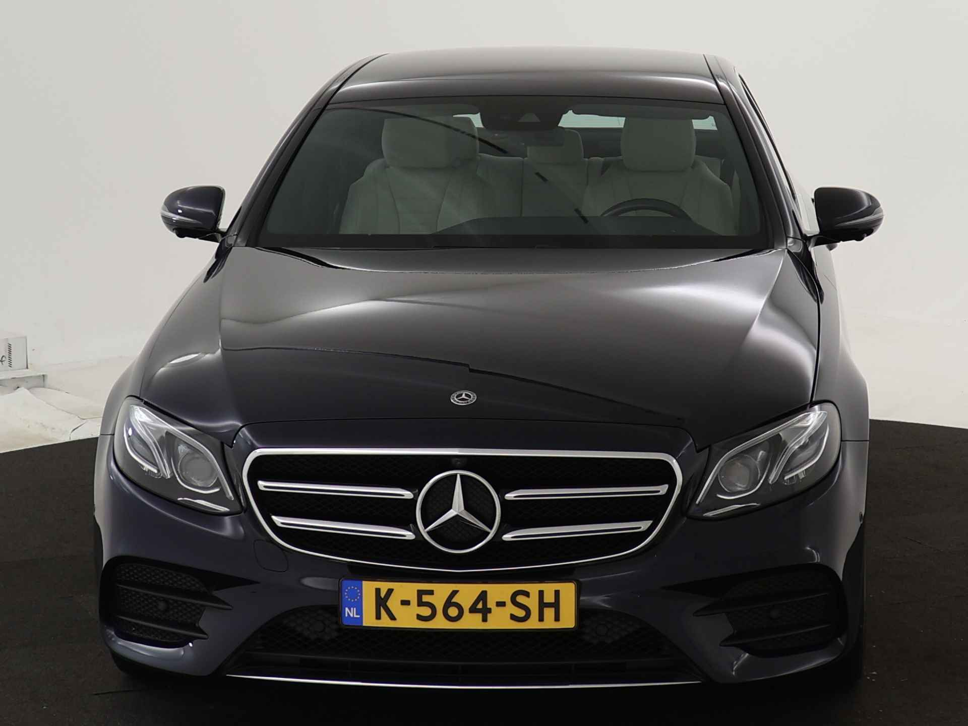 Mercedes-Benz E-Klasse 300 Advantage AMG Limited | 360° camera | Widescreen | Elektrische Stoelen | Trekhaak | Leder | Inclusief 24 maanden MB Certified garantie voor Europa. - 22/39