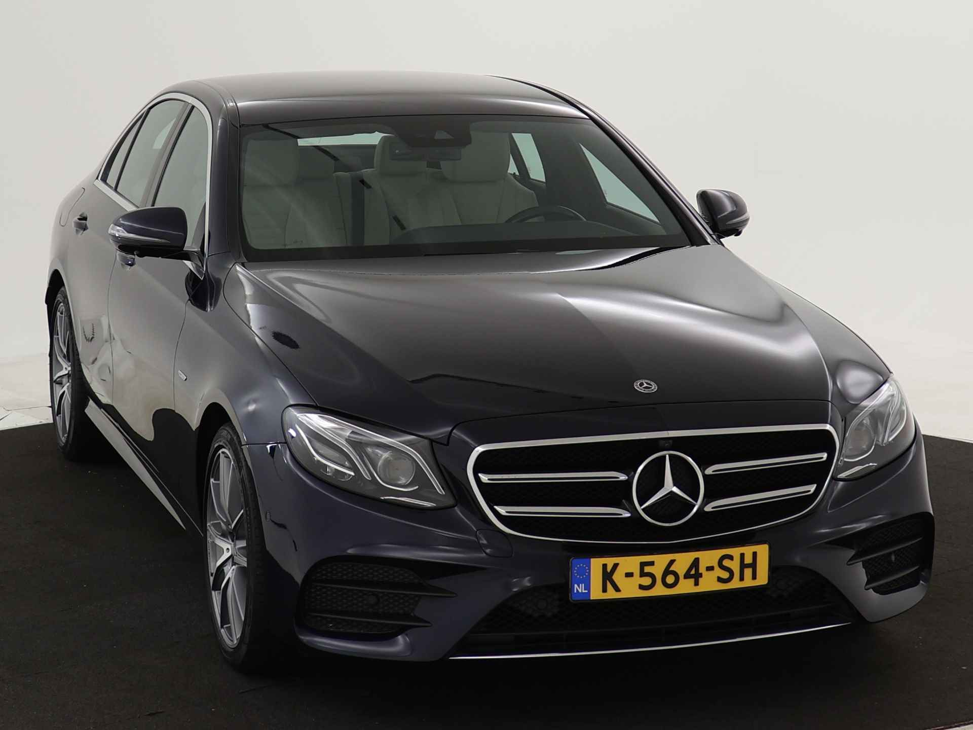 Mercedes-Benz E-Klasse 300 Advantage AMG Limited | 360° camera | Widescreen | Elektrische Stoelen | Trekhaak | Leder | Inclusief 24 maanden MB Certified garantie voor Europa. - 23/39