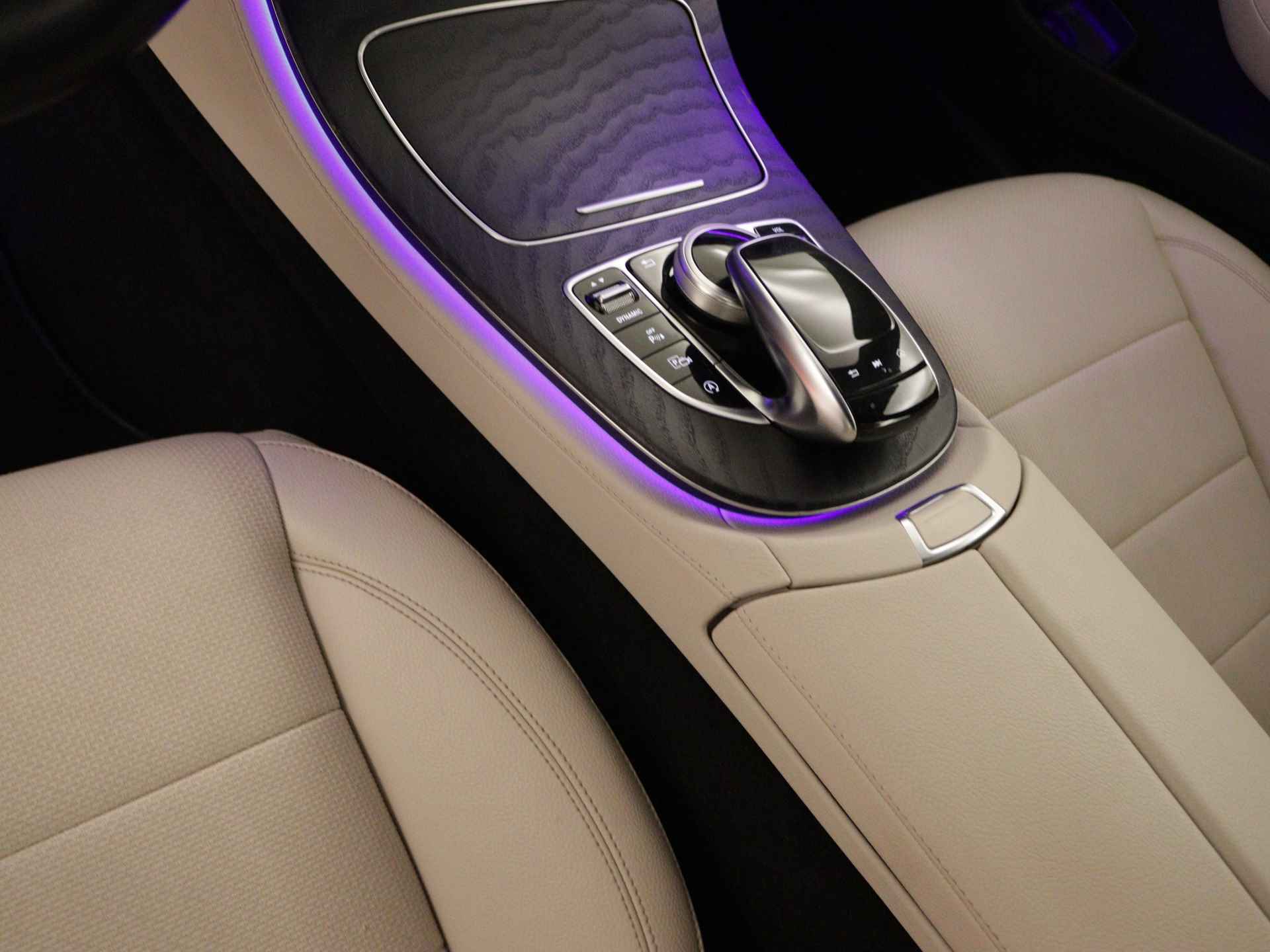 Mercedes-Benz E-Klasse 300 Advantage AMG Limited | 360° camera | Widescreen | Elektrische Stoelen | Trekhaak | Leder | Inclusief 24 maanden MB Certified garantie voor Europa. - 26/39