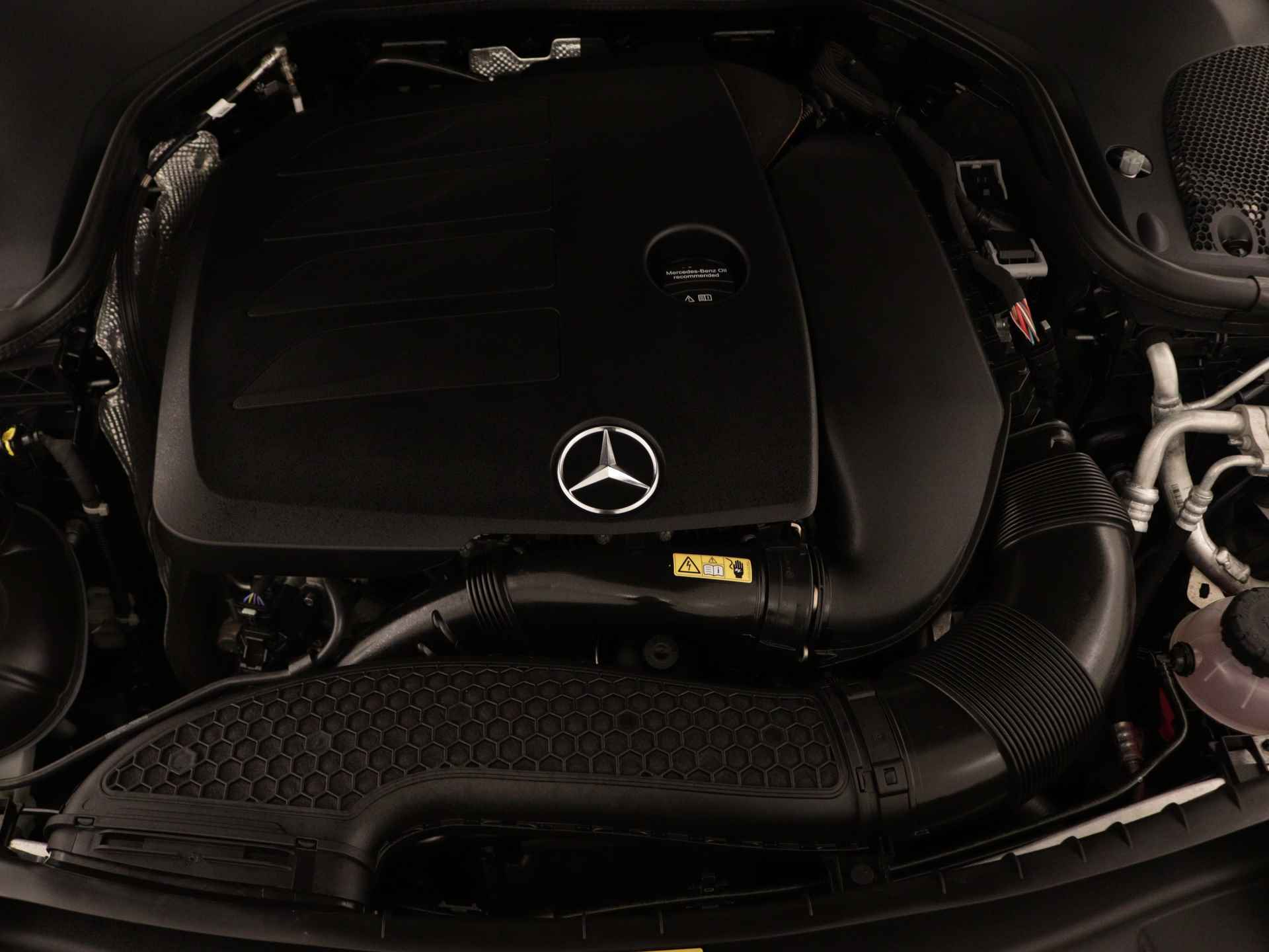 Mercedes-Benz E-Klasse 300 Advantage AMG Limited | 360° camera | Widescreen | Elektrische Stoelen | Trekhaak | Leder | Inclusief 24 maanden MB Certified garantie voor Europa. - 36/39