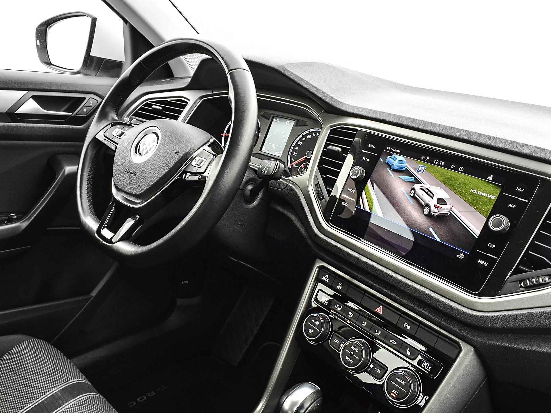 Volkswagen T-Roc 1.5 TSI 150pk DSG Style | Apple Car Play | Keyless | Camera | Navigatie | ACC | Elek. Achterklep | Climatronic | Stuur- & Stoelverwarming | 12 maanden BOVAG Garantie - 10/27
