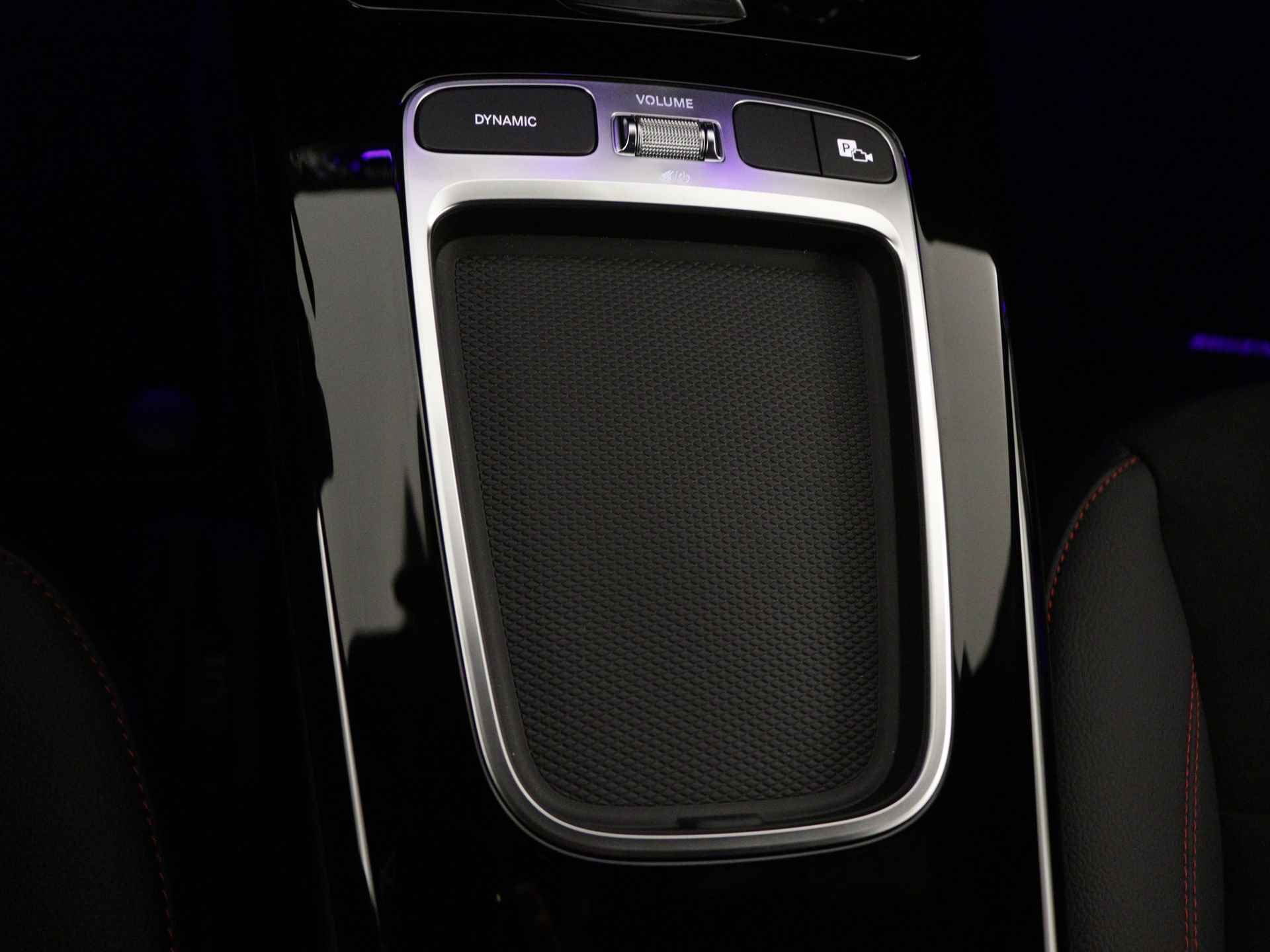 Mercedes-Benz CLA-Klasse 180 Star Edition AMG Line | Dodehoekassistent | Nightpakket | AMG Line | KEYLESS GO-comfortpakket | USB pakket Plus |  Verwarmde stoelen vooraan | Draadloos oplaadsysteem voor smartphone | - 30/36