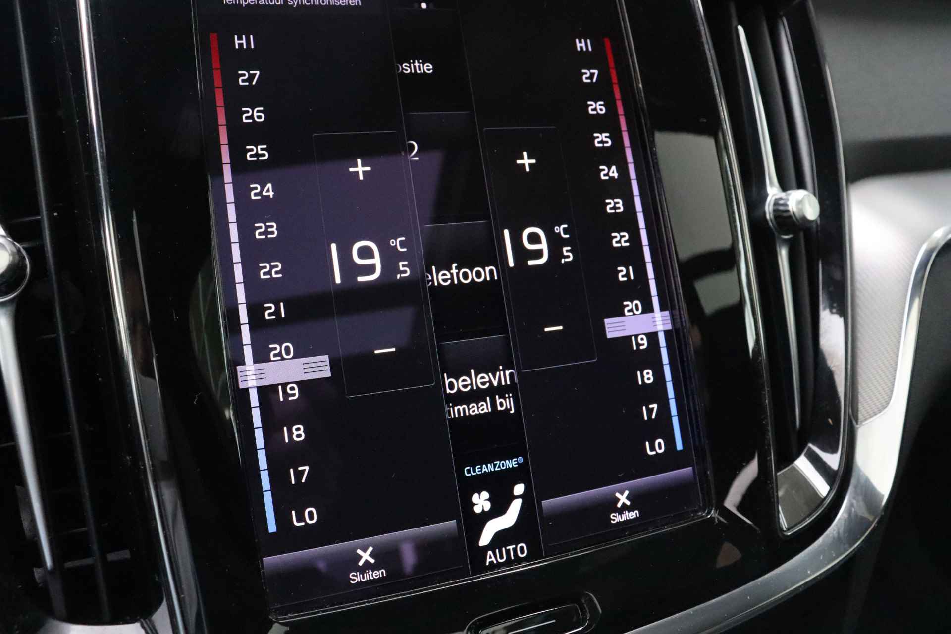 Volvo V60 T6 AWD Recharge R-Design | 360° Camera | Harman Kardon | Head-Up Display | Stoelventilatie | Schuifdak | Stoel en Stuurwielverwa - 38/69
