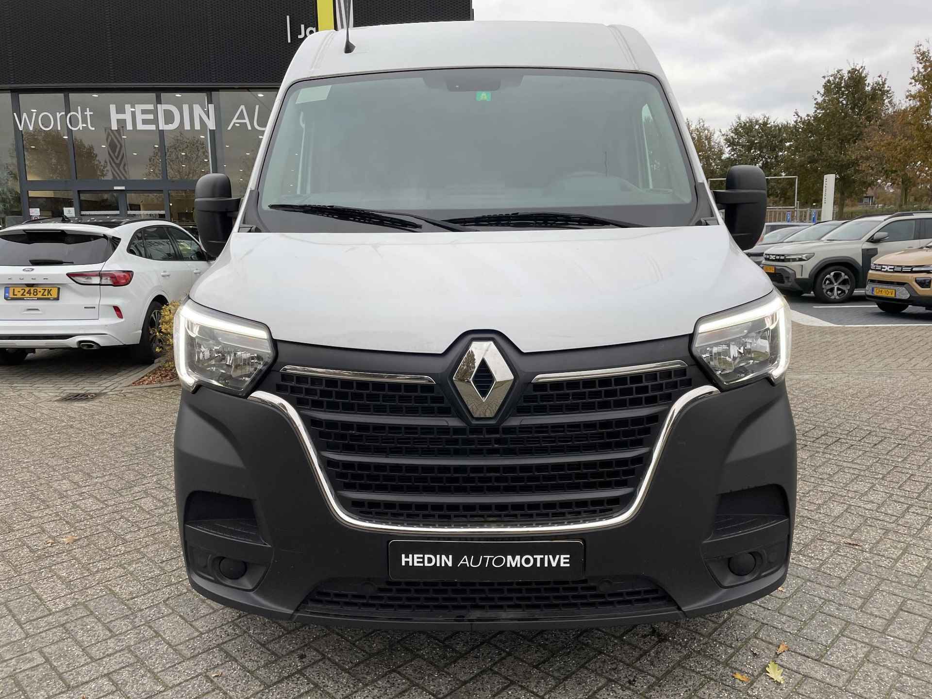 Renault Master T35 2.3 dCi 130PK Comfort L3H2 "RWD, DubbelLucht, Trekhaak 3500KG" - 2/29