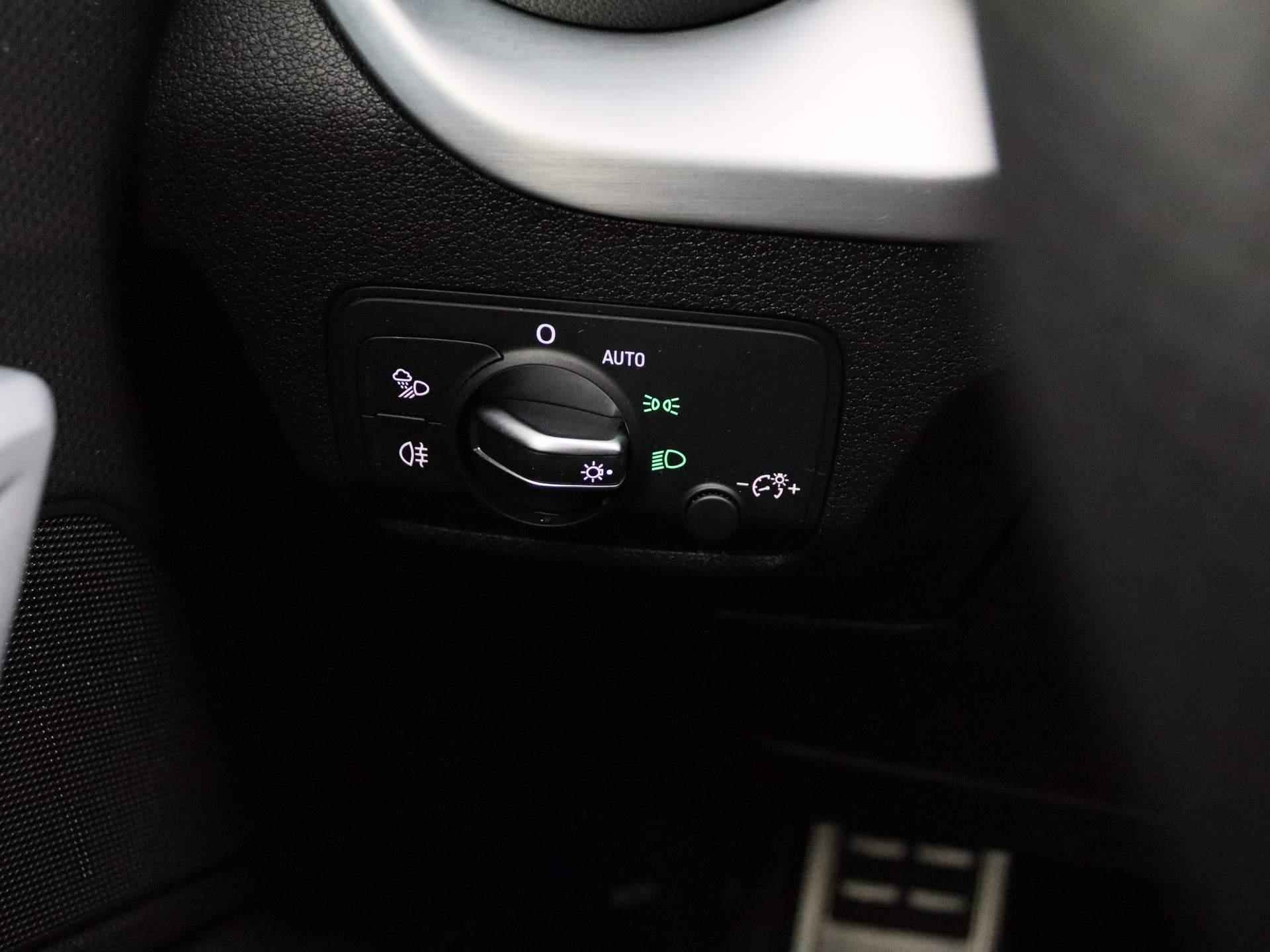 Audi Q2 35 TFSI S Edition 150 PK | Automaat | S-line exterieur | S-line interieur | Half-Leder | Navigatie | Camera | Climate Control | Stoelverwarming | Cruise control | LED | Apple Carplay | Android Auto | Parkeersensoren | - 30/46