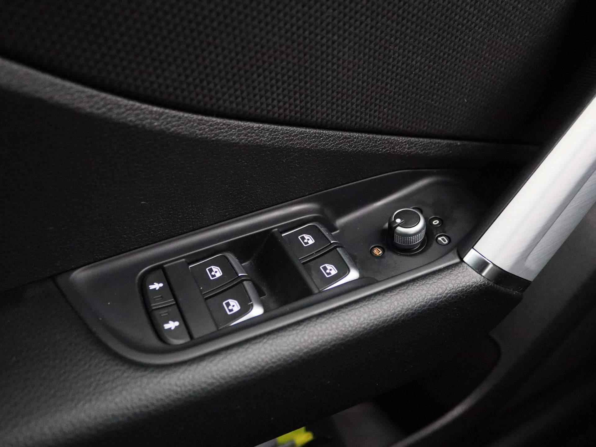 Audi Q2 35 TFSI S Edition 150 PK | Automaat | S-line exterieur | S-line interieur | Half-Leder | Navigatie | Camera | Climate Control | Stoelverwarming | Cruise control | LED | Apple Carplay | Android Auto | Parkeersensoren | - 31/46