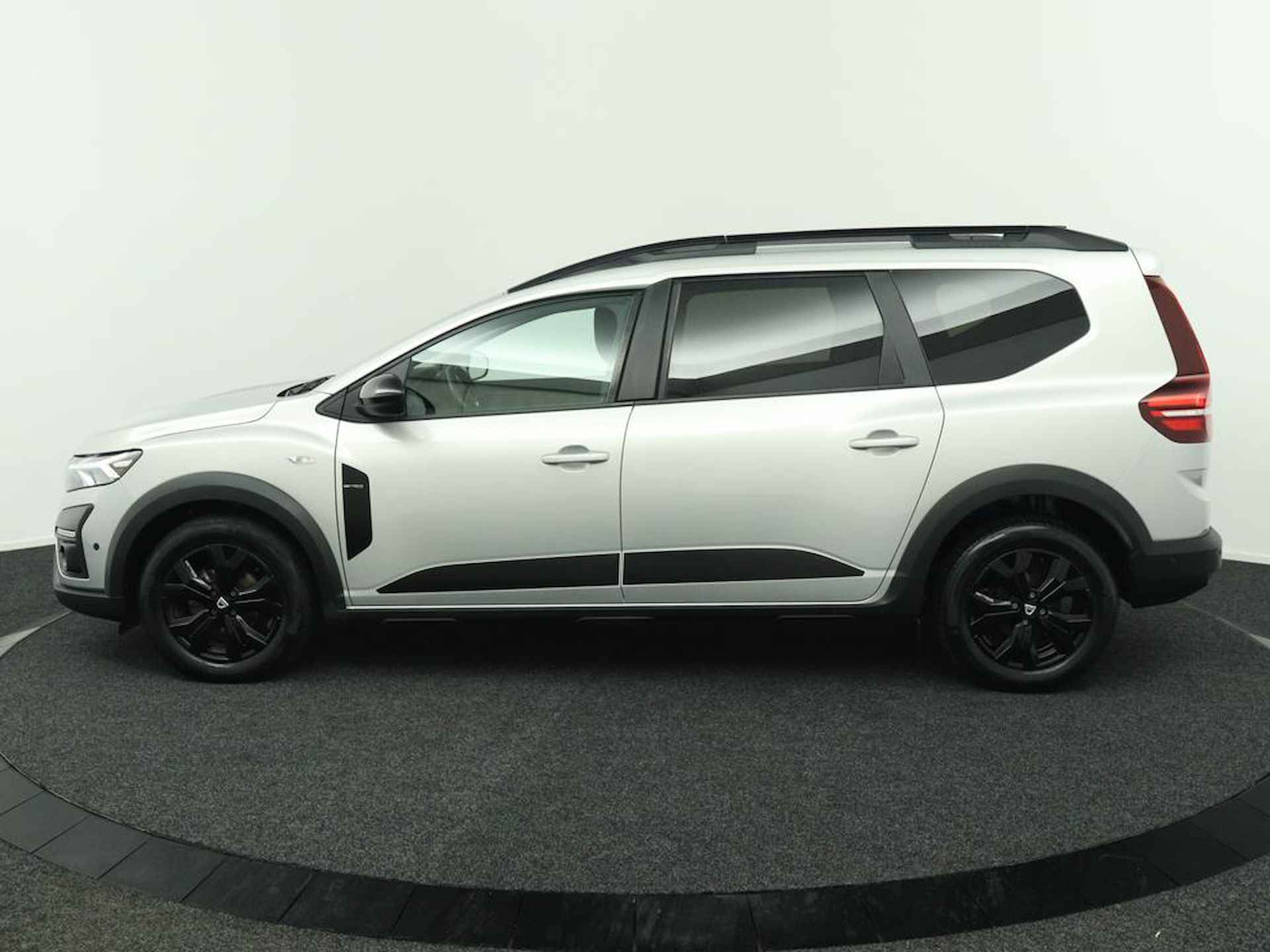 Dacia Jogger 1.0 TCe Extreme 5 Persoons | Camera | Stoelverwarming | Dode Hoek Detectie | Climate Control | Cruise Control | Parkeersensoren | Metallic Lak | Getint Glas | LED Koplampen | - 2/43