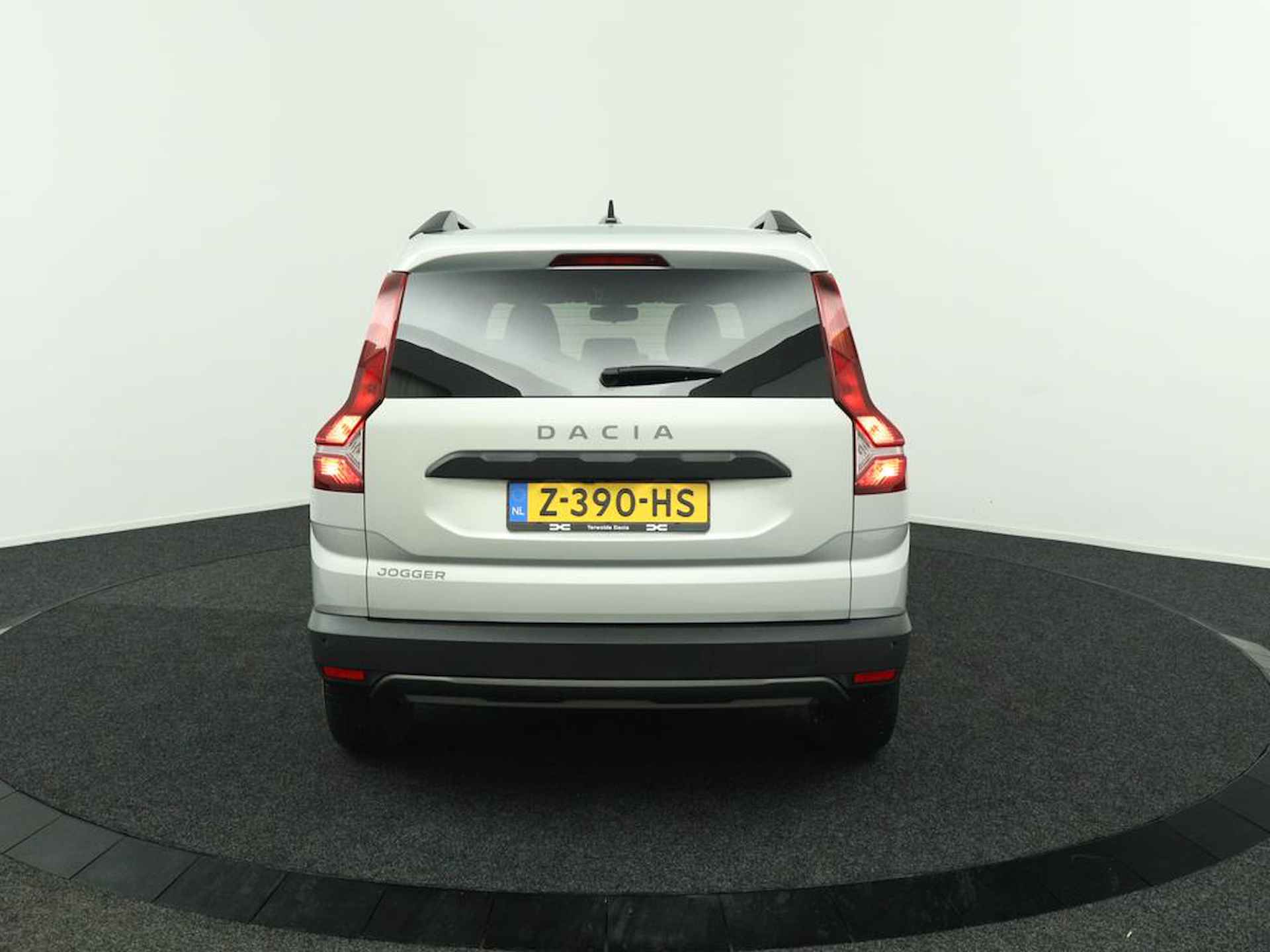 Dacia Jogger 1.0 TCe Extreme 5 Persoons | Camera | Stoelverwarming | Dode Hoek Detectie | Climate Control | Cruise Control | Parkeersensoren | Metallic Lak | Getint Glas | LED Koplampen | - 5/43