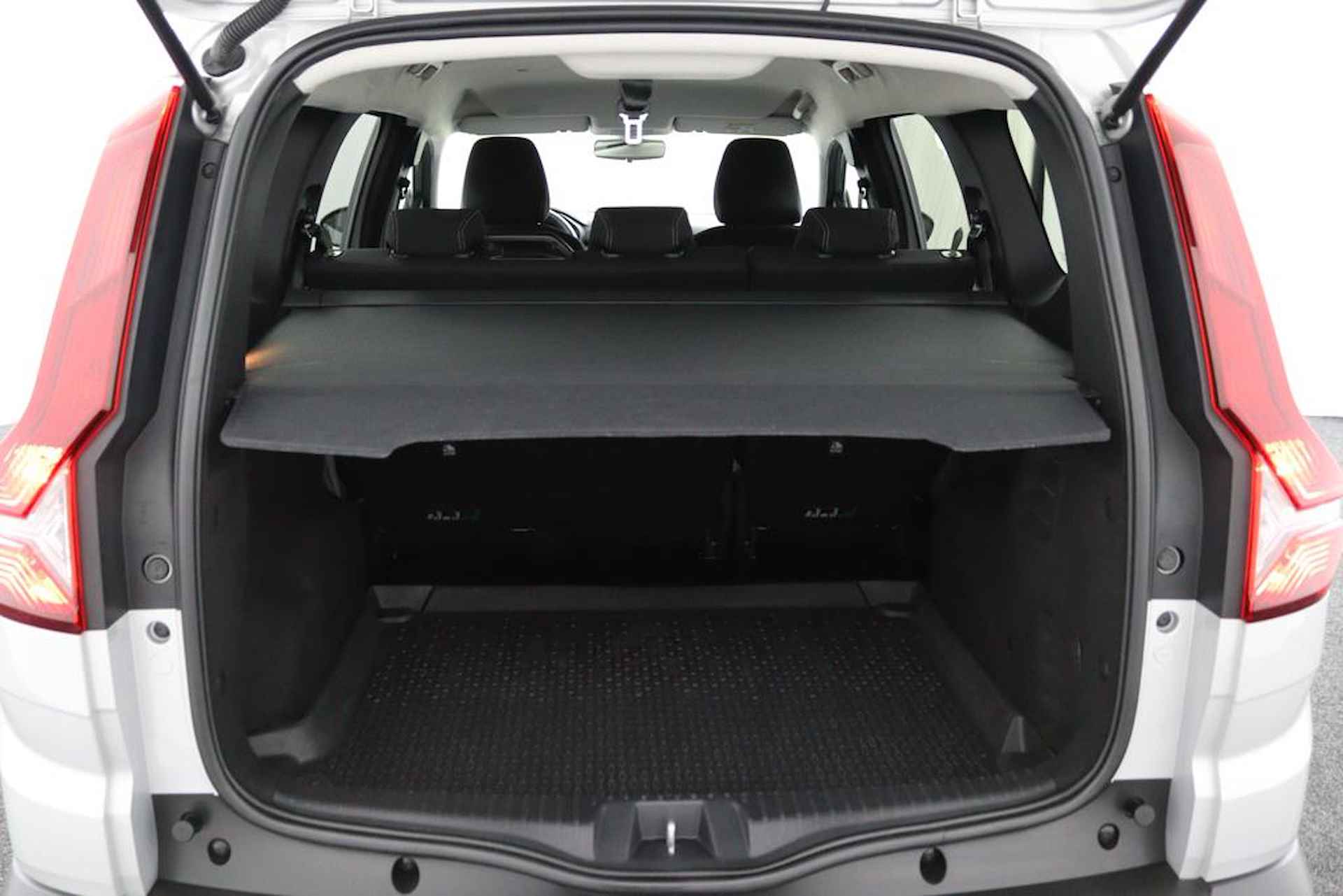 Dacia Jogger 1.0 TCe Extreme 5 Persoons | Camera | Stoelverwarming | Dode Hoek Detectie | Climate Control | Cruise Control | Parkeersensoren | Metallic Lak | Getint Glas | LED Koplampen | - 10/43