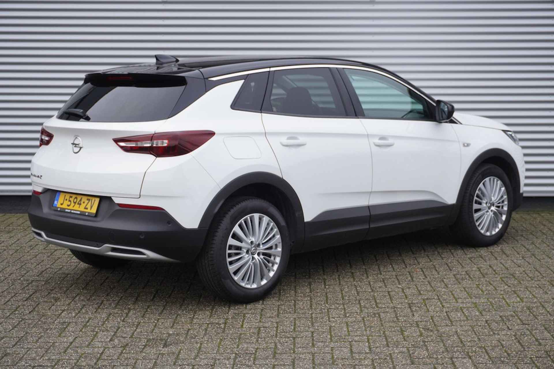 OPEL Grandland X 1.2 Turbo Innovation / Automaat / Zwart dak / Camera / LED / AGR - 5/33