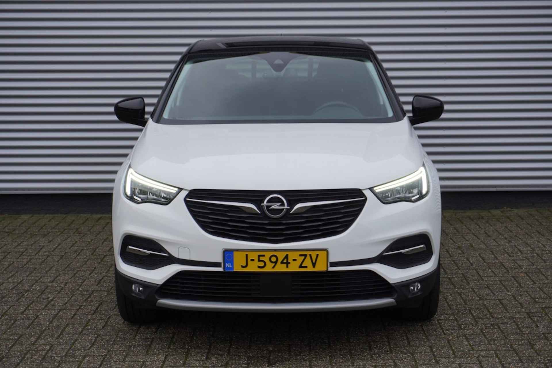 OPEL Grandland X 1.2 Turbo Innovation / Automaat / Zwart dak / Camera / LED / AGR - 6/33