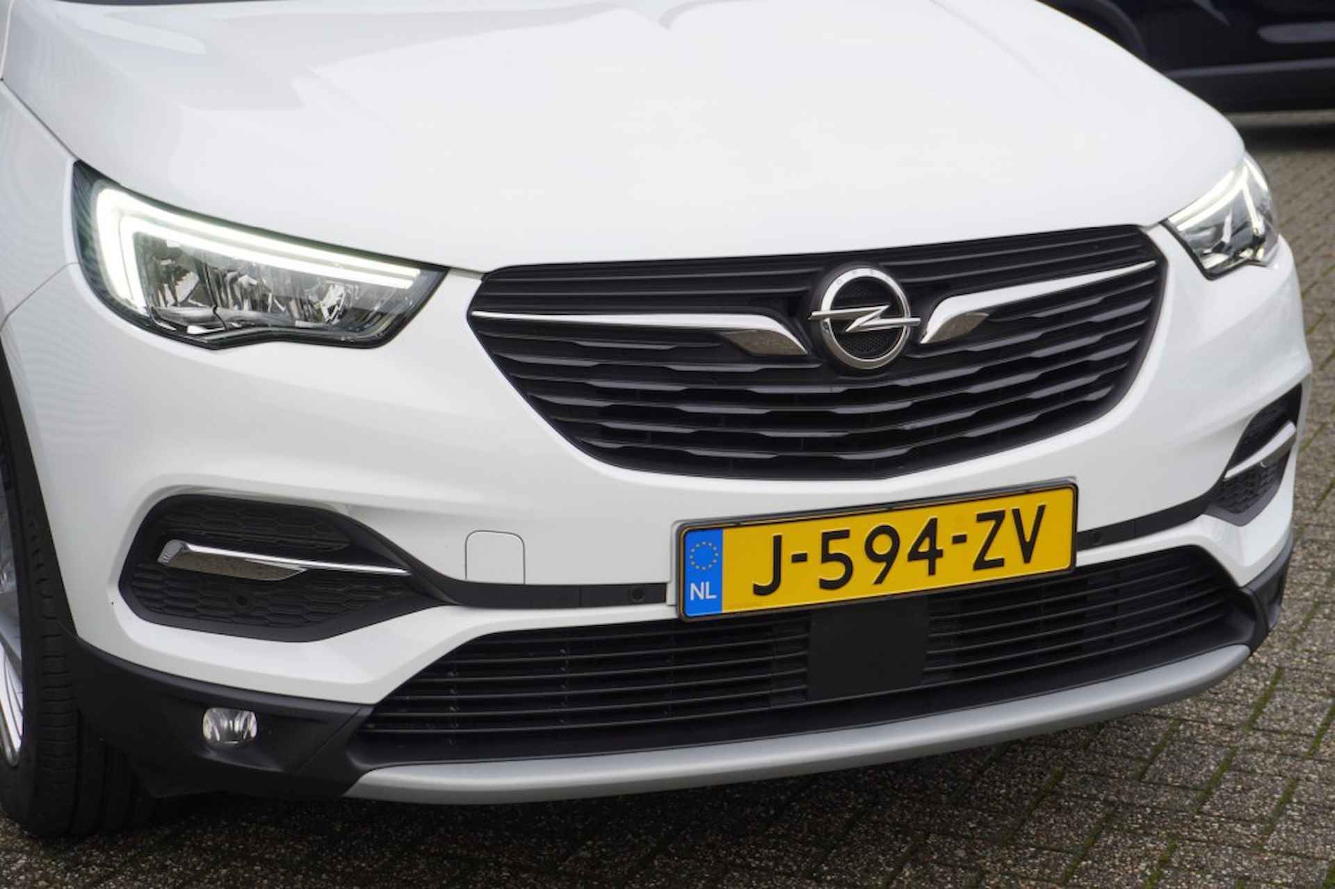 OPEL Grandland X 1.2 Turbo Innovation / Automaat / Zwart dak / Camera / LED / AGR - 8/33