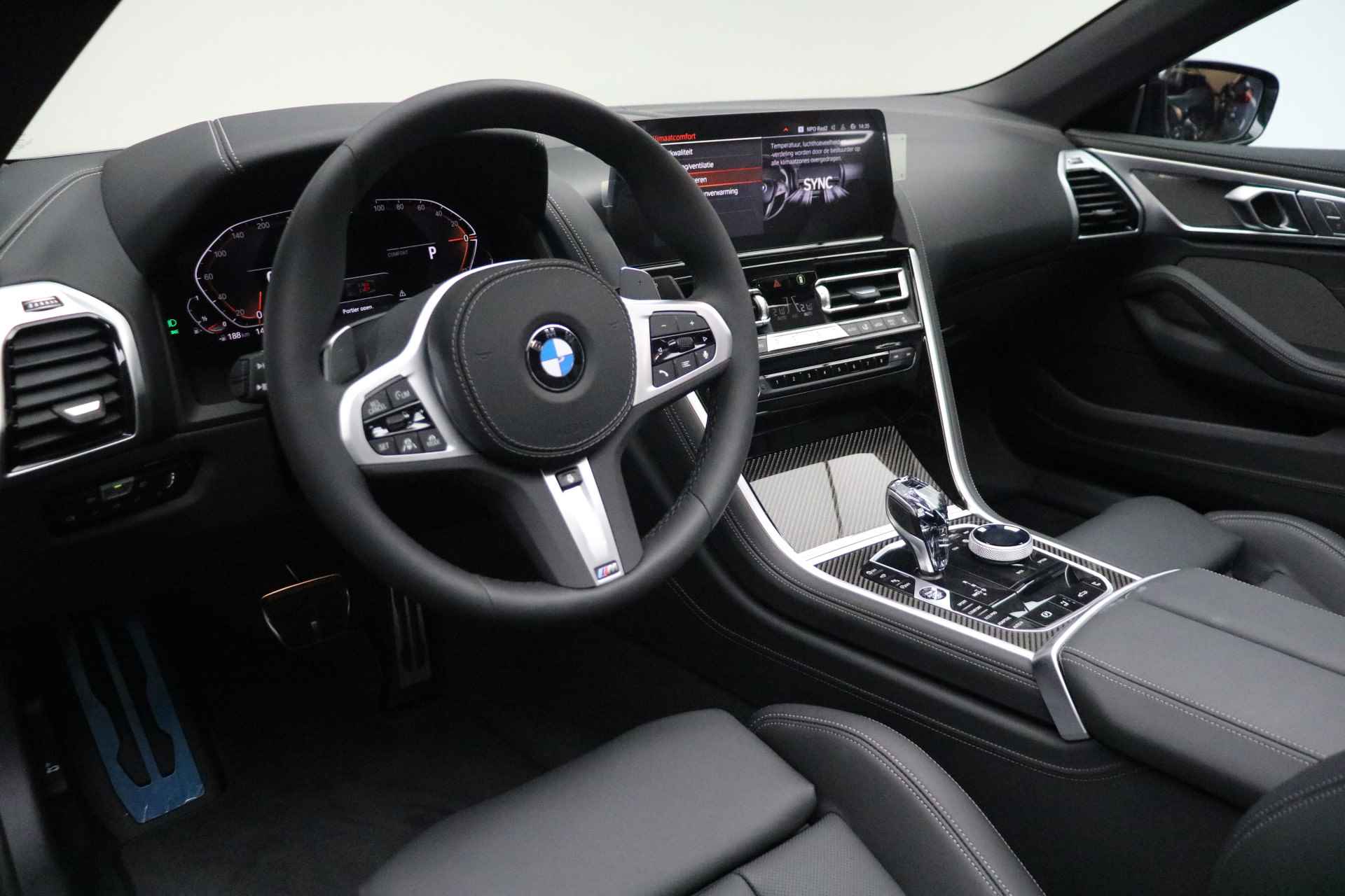 BMW 8 Serie 840i Cabrio High Executive M Sport Automaat / M sportstoelen / Integral Active Steering / Stoelventilatie / Air Collar / Laserlight / Parking Assistant Plus / Soft Close - 9/27